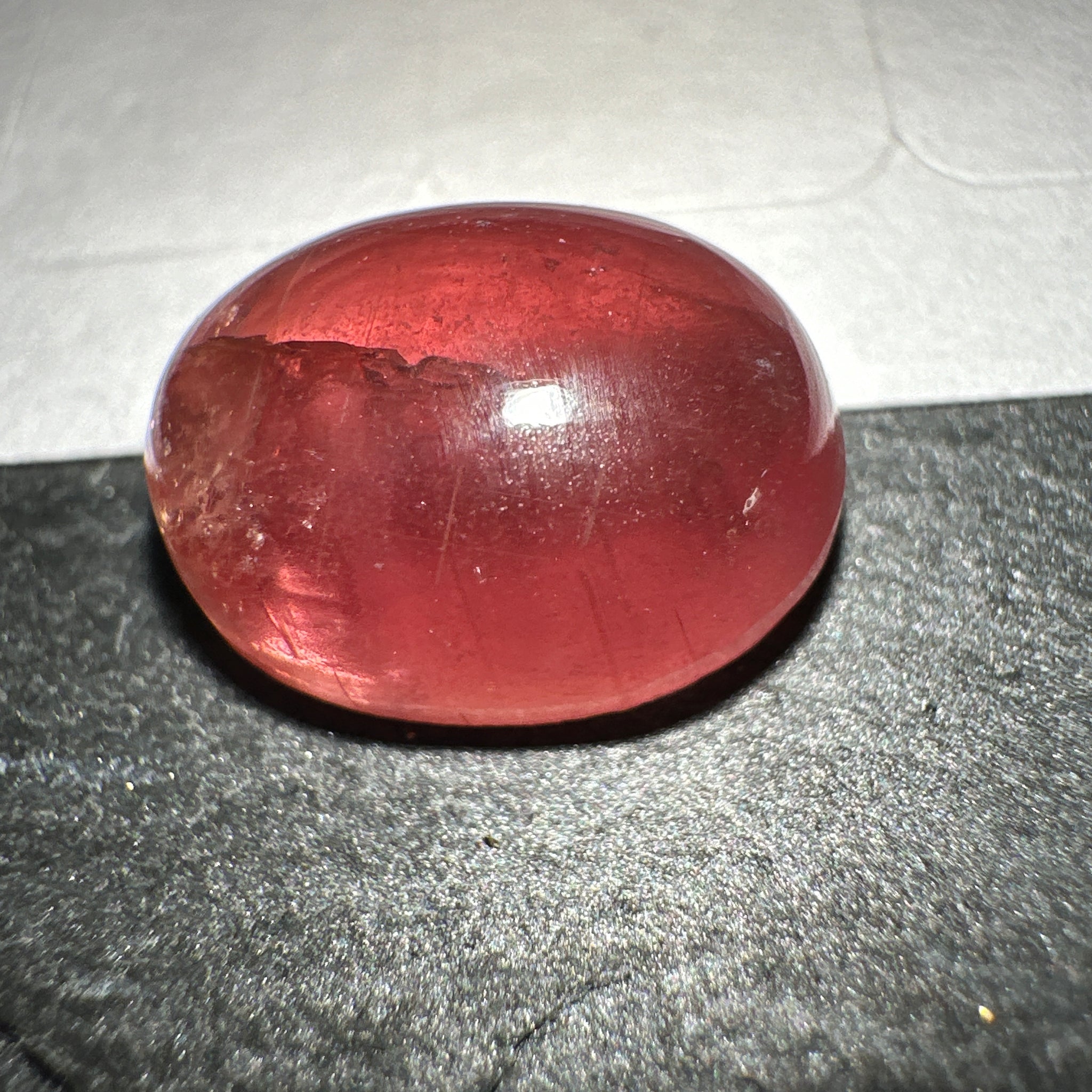 Padparadscha Sapphire Cabochon, 6.57ct, Tanzania, UNTREATED UNHEATED. 11 x 8.2 x 5 mm, seems to have a colour shift
