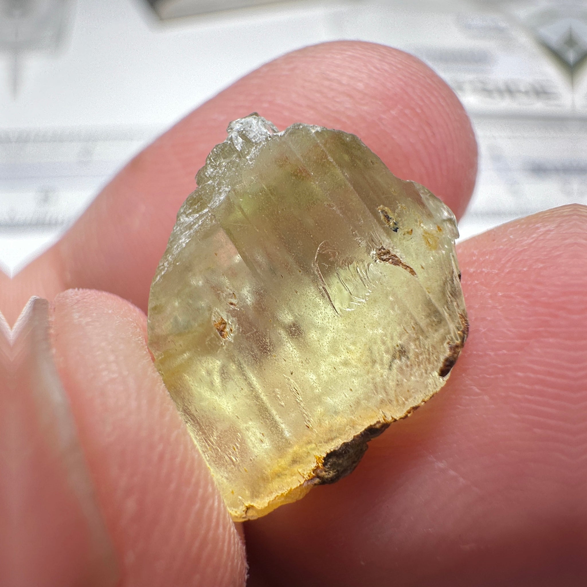 Tremolite Crystal, 13.66ct, Merelani, Tanzania, Untreated Unheated. Crack inside, the rest is vvs-if, see pic. Beautiful soft lime green colour