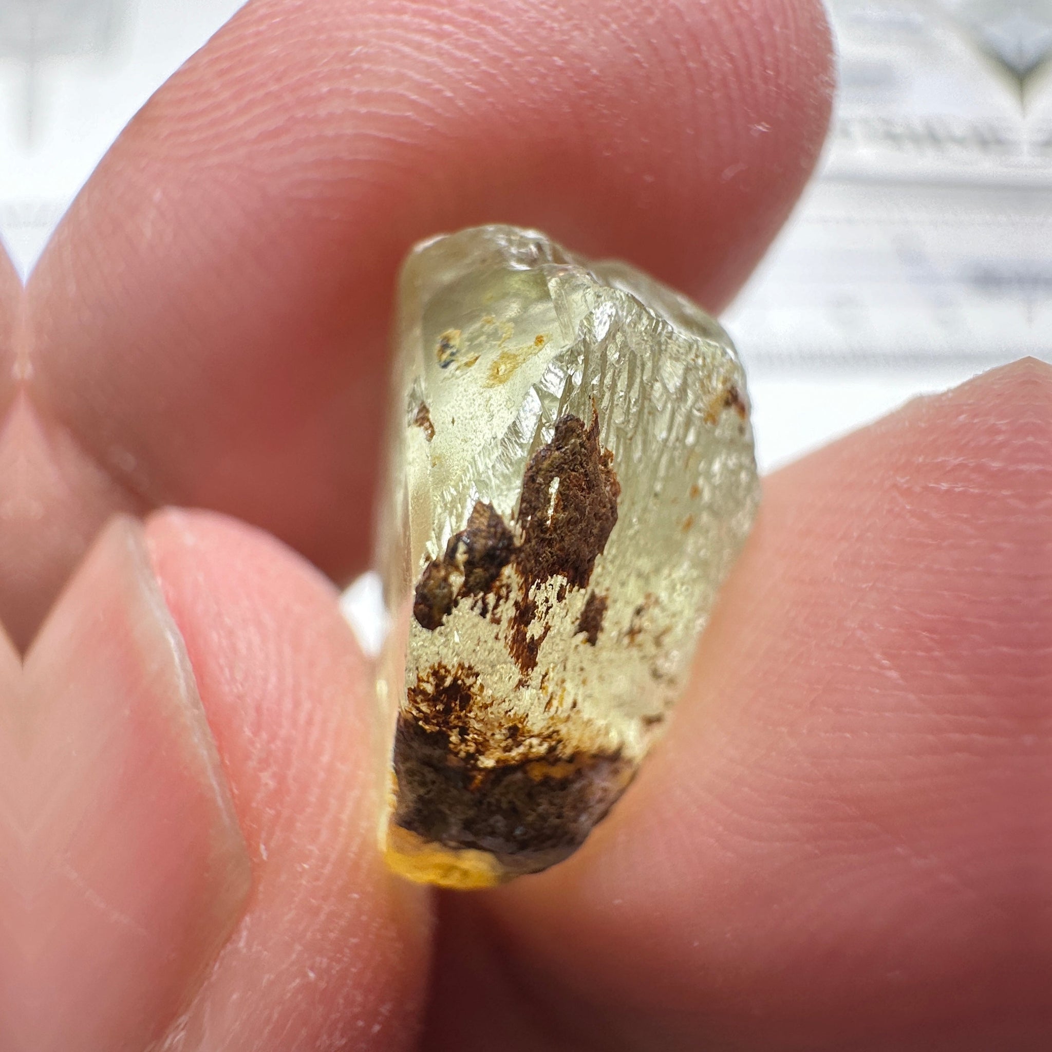 Tremolite Crystal, 13.66ct, Merelani, Tanzania, Untreated Unheated. Crack inside, the rest is vvs-if, see pic. Beautiful soft lime green colour