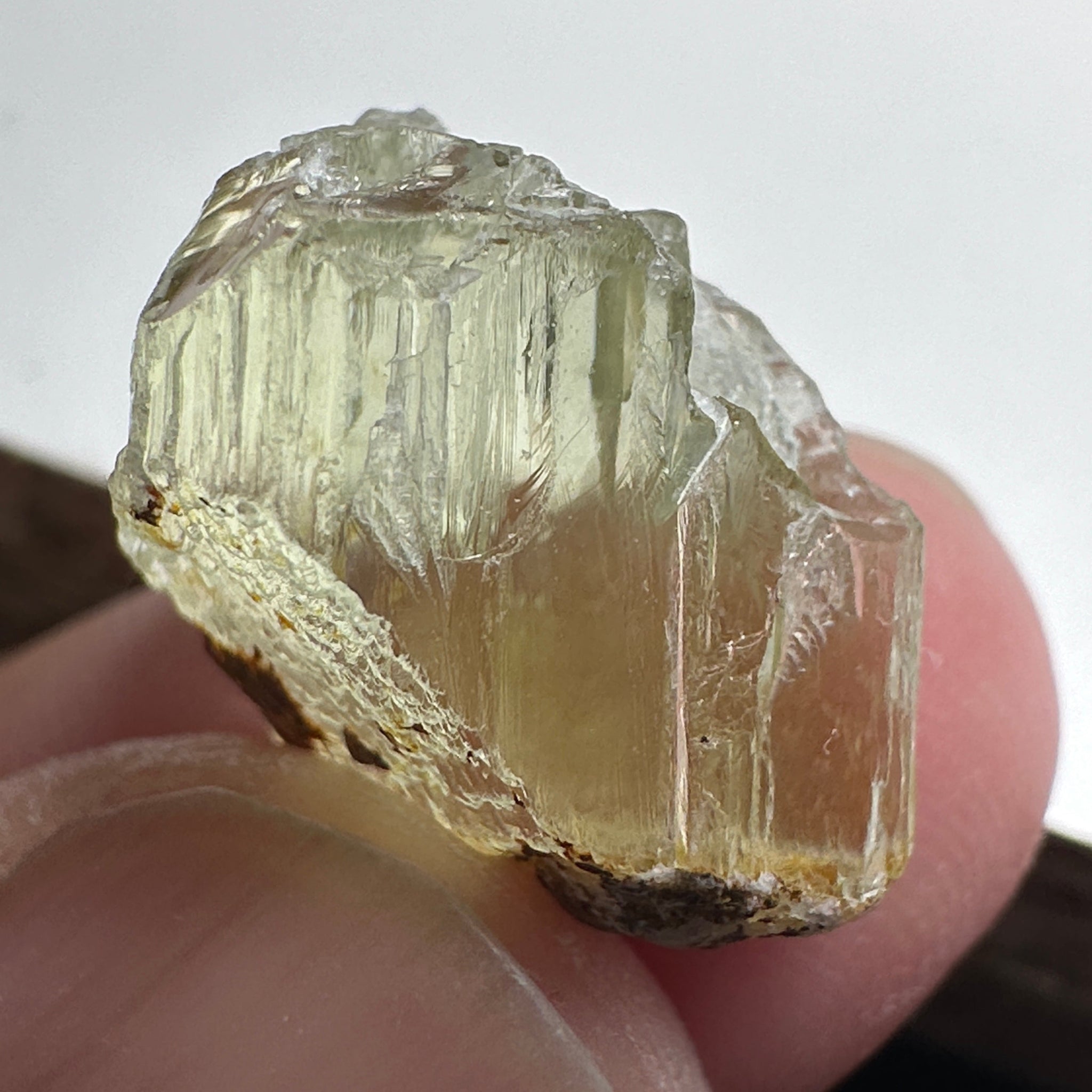 Tremolite Crystal, 13.66ct, Merelani, Tanzania, Untreated Unheated. Crack inside, the rest is vvs-if, see pic. Beautiful soft lime green colour