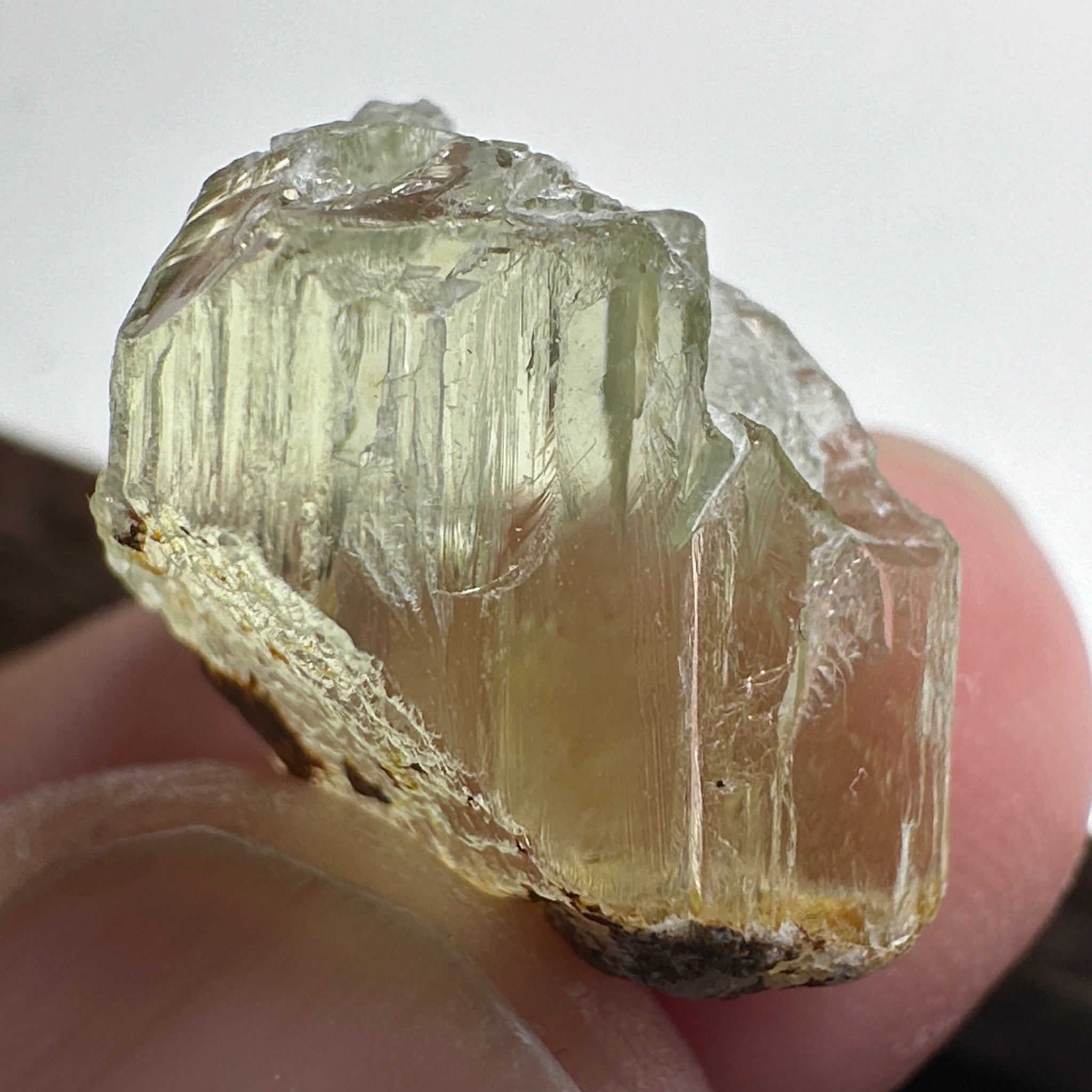 Tremolite Crystal, 13.66ct, Merelani, Tanzania, Untreated Unheated. Crack inside, the rest is vvs-if, see pic. Beautiful soft lime green colour