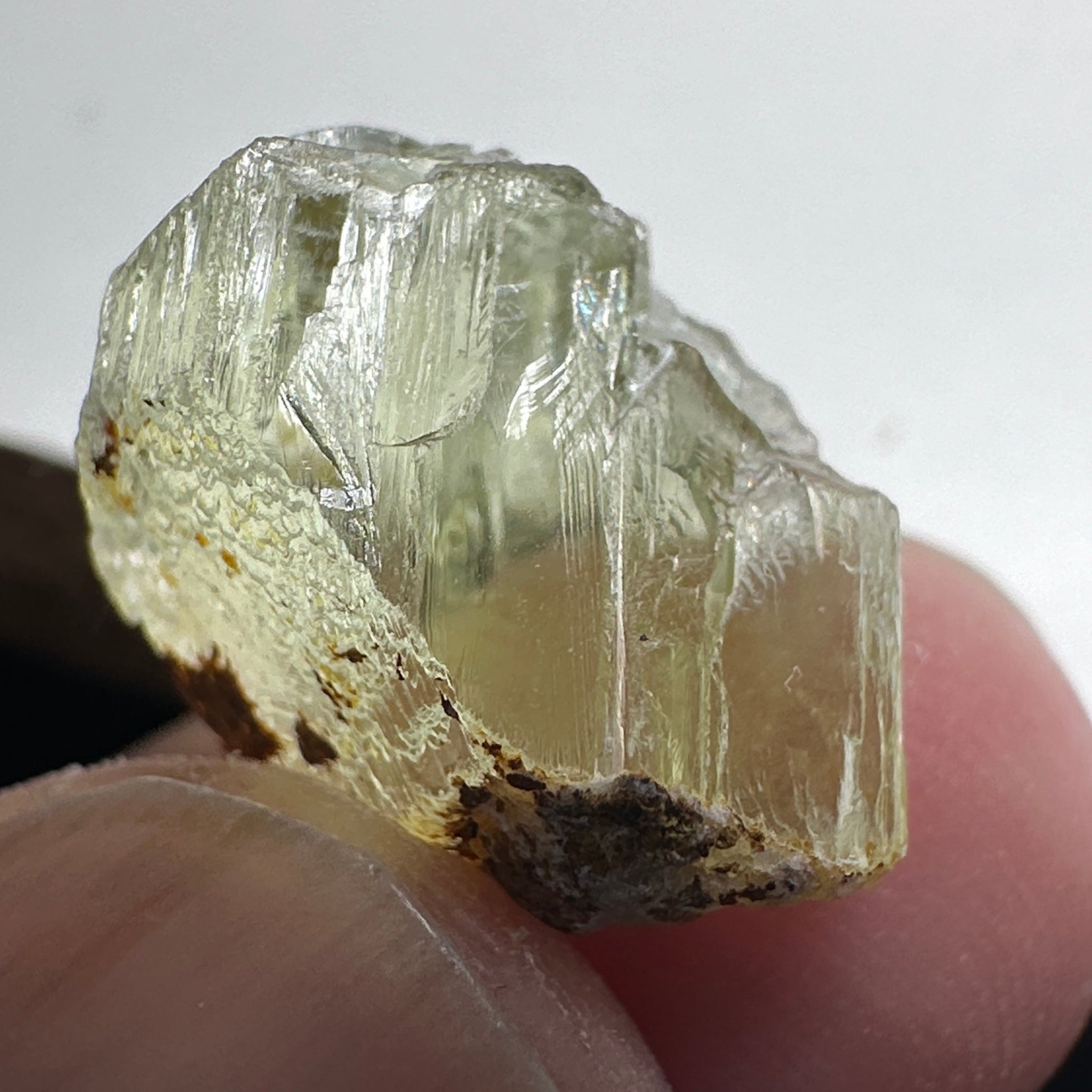 Tremolite Crystal, 13.66ct, Merelani, Tanzania, Untreated Unheated. Crack inside, the rest is vvs-if, see pic. Beautiful soft lime green colour