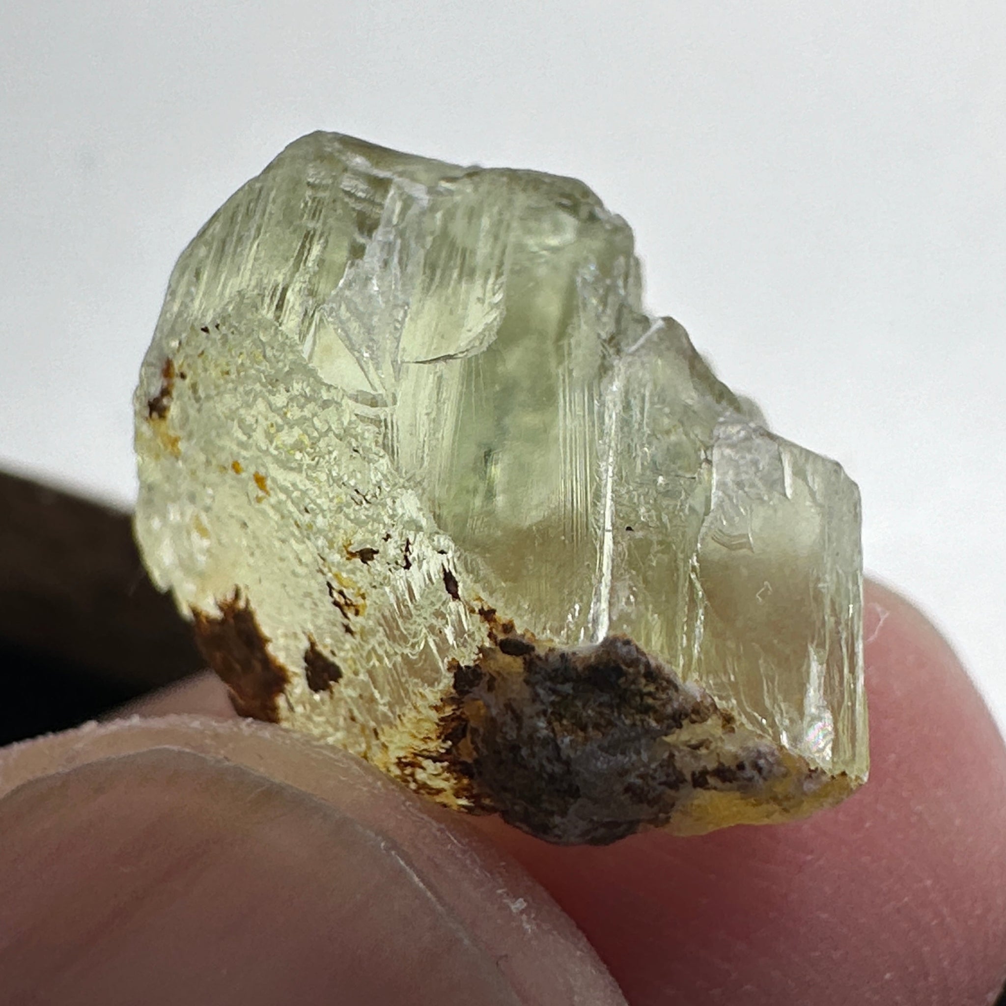 Tremolite Crystal, 13.66ct, Merelani, Tanzania, Untreated Unheated. Crack inside, the rest is vvs-if, see pic. Beautiful soft lime green colour