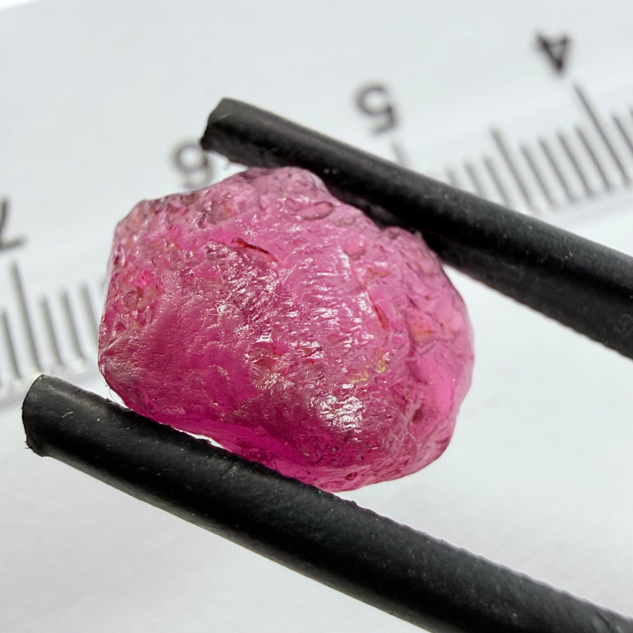 Tanga Garnet, 6.88ct, Mlimbi, Mwakijembe, near the kenyan border, Tanzania, vvs, note flattish shape