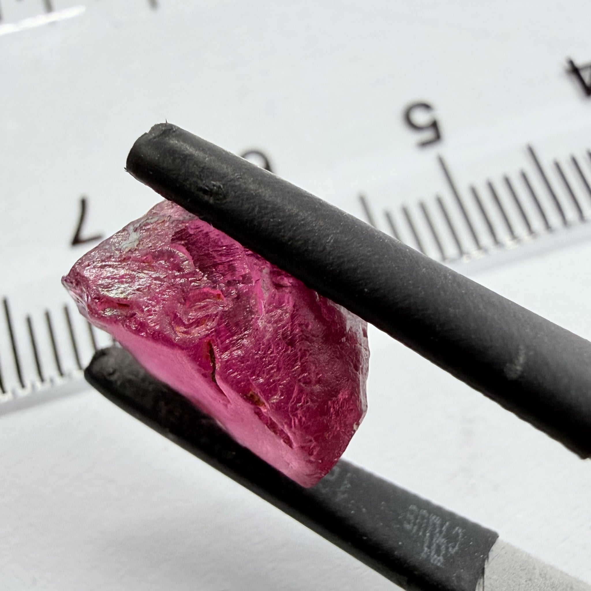 Tanga Garnet, 6.88ct, Mlimbi, Mwakijembe, near the kenyan border, Tanzania, vvs, note flattish shape