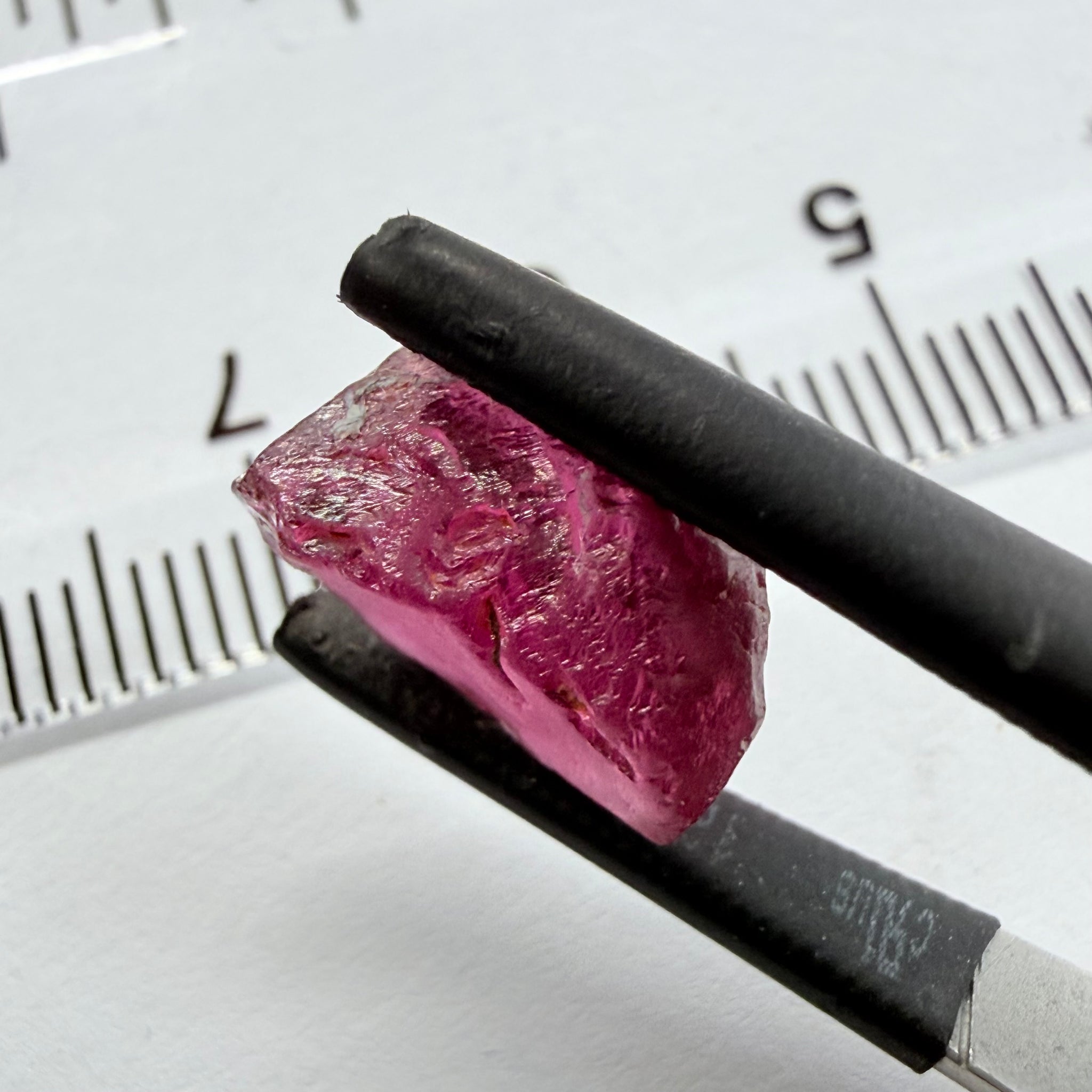 Tanga Garnet, 6.88ct, Mlimbi, Mwakijembe, near the kenyan border, Tanzania, vvs, note flattish shape