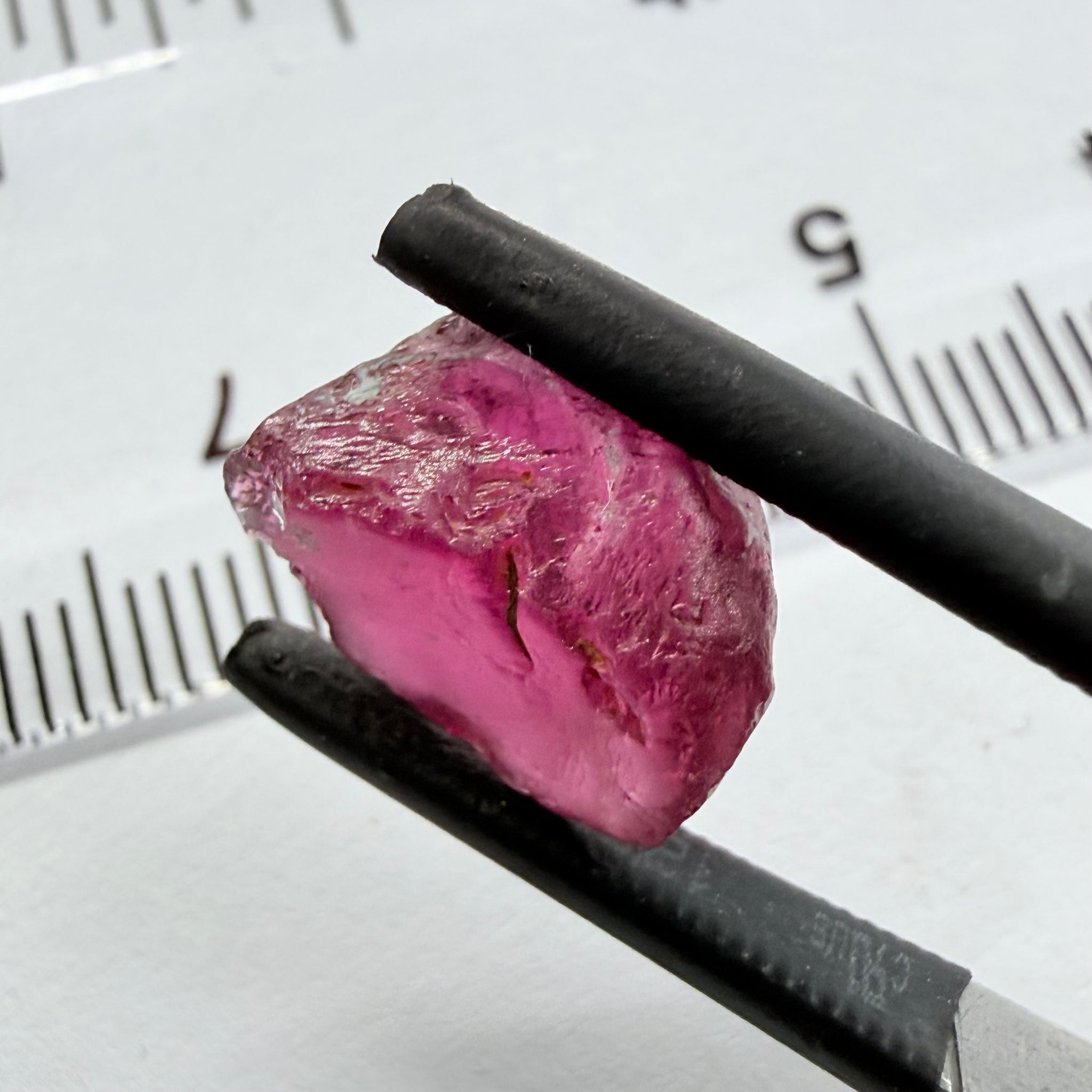 Tanga Garnet, 6.88ct, Mlimbi, Mwakijembe, near the kenyan border, Tanzania, vvs, note flattish shape