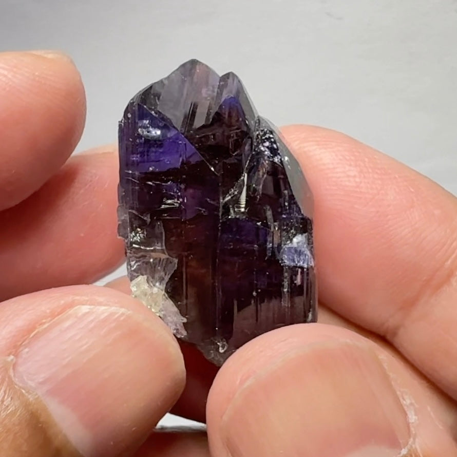 Tanzanite Crystal, 78.95ct / 15.772gm, from Merelani, Tanzania.  Untreated Unheated, Size: 32.2 × 18.5 × 17.2 mm.