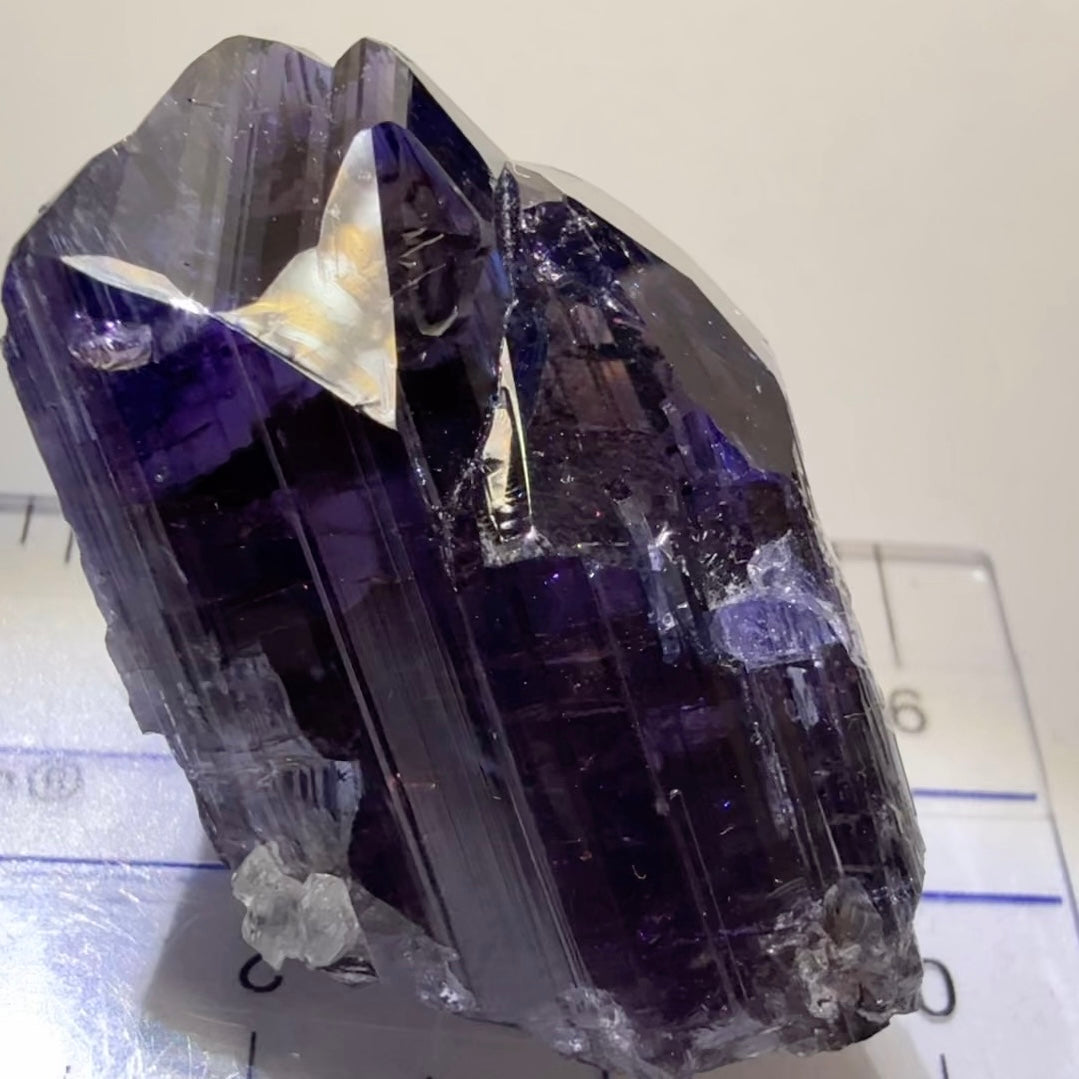 Tanzanite Crystal, 78.95ct / 15.772gm, from Merelani, Tanzania.  Untreated Unheated, Size: 32.2 × 18.5 × 17.2 mm.