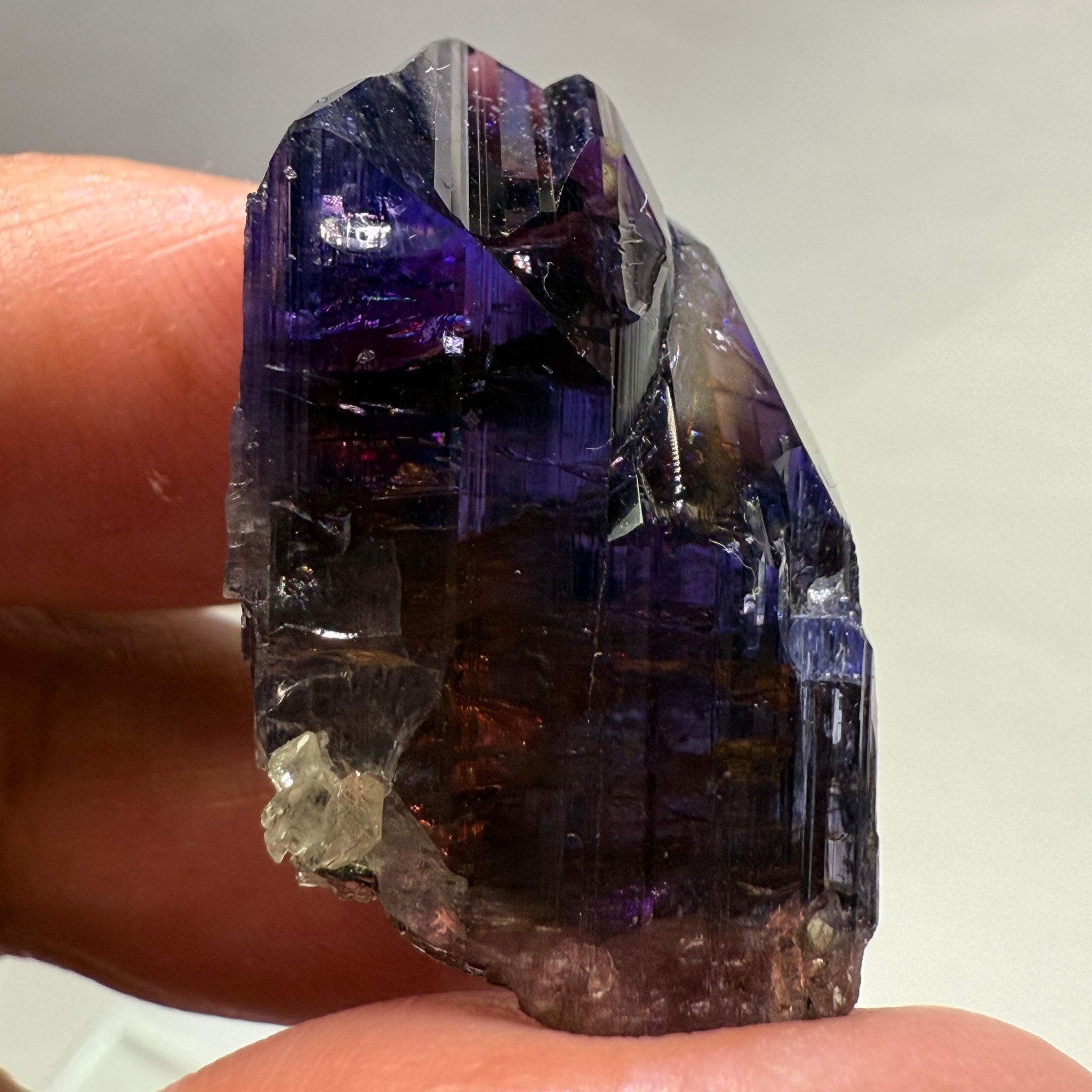 Tanzanite Crystal, 78.95ct / 15.772gm, from Merelani, Tanzania.  Untreated Unheated, Size: 32.2 × 18.5 × 17.2 mm.