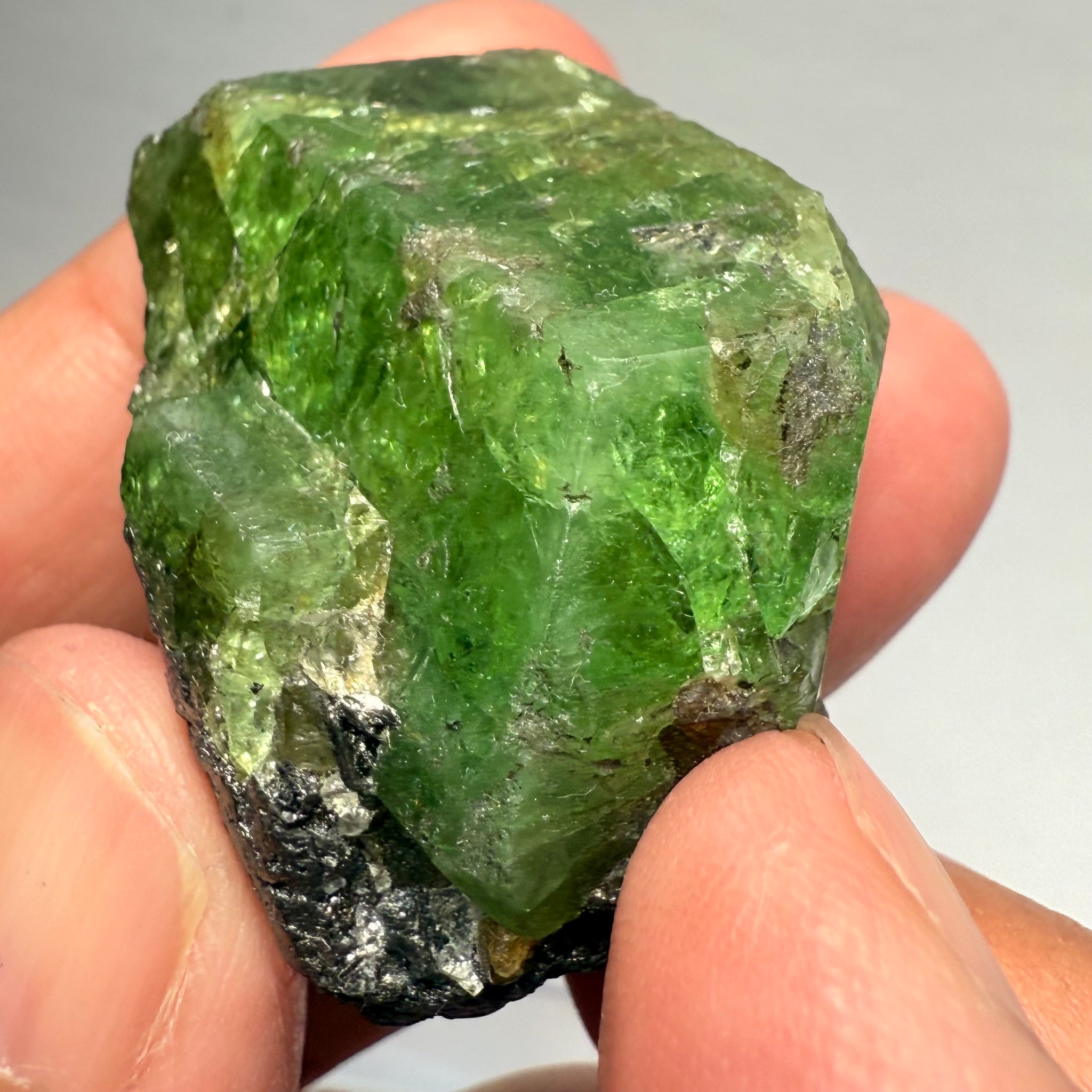 Tsavorite Crystal, 38.00gm / 190.00ct, Merelani, Tanzania, Unheated Untreated