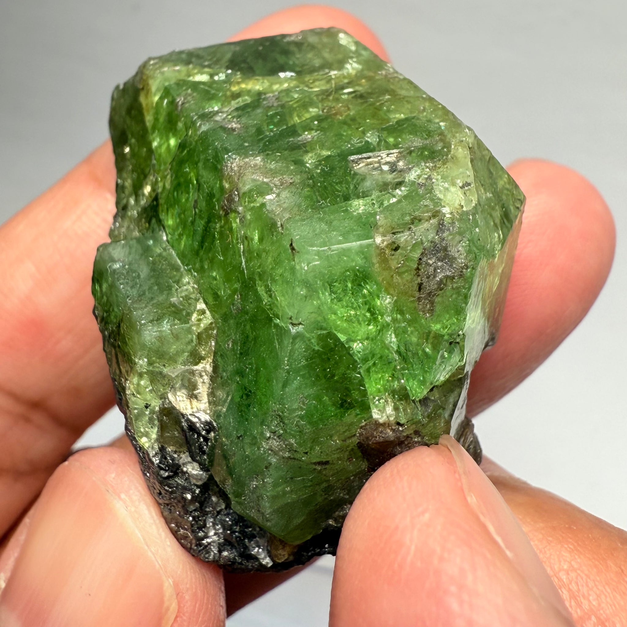 Tsavorite Crystal, 38.00gm / 190.00ct, Merelani, Tanzania, Unheated Untreated
