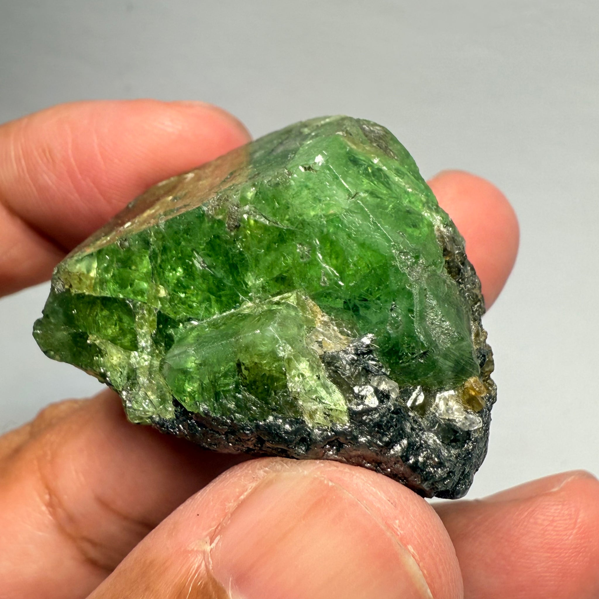 Tsavorite Crystal, 38.00gm / 190.00ct, Merelani, Tanzania, Unheated Untreated