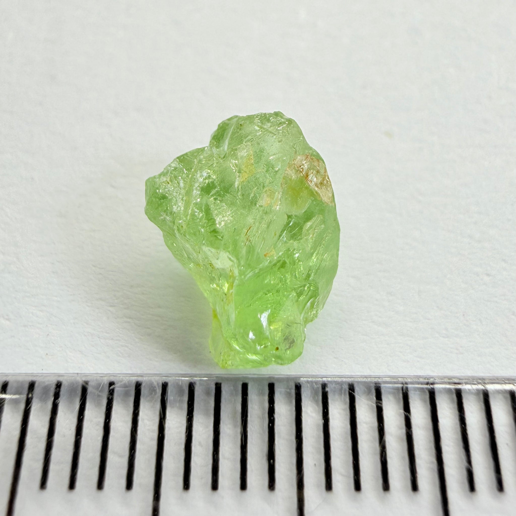 Tsavorite Garnet, 2.89ct, Kenya, Untreated Unheated, vs-vvs, light apple green