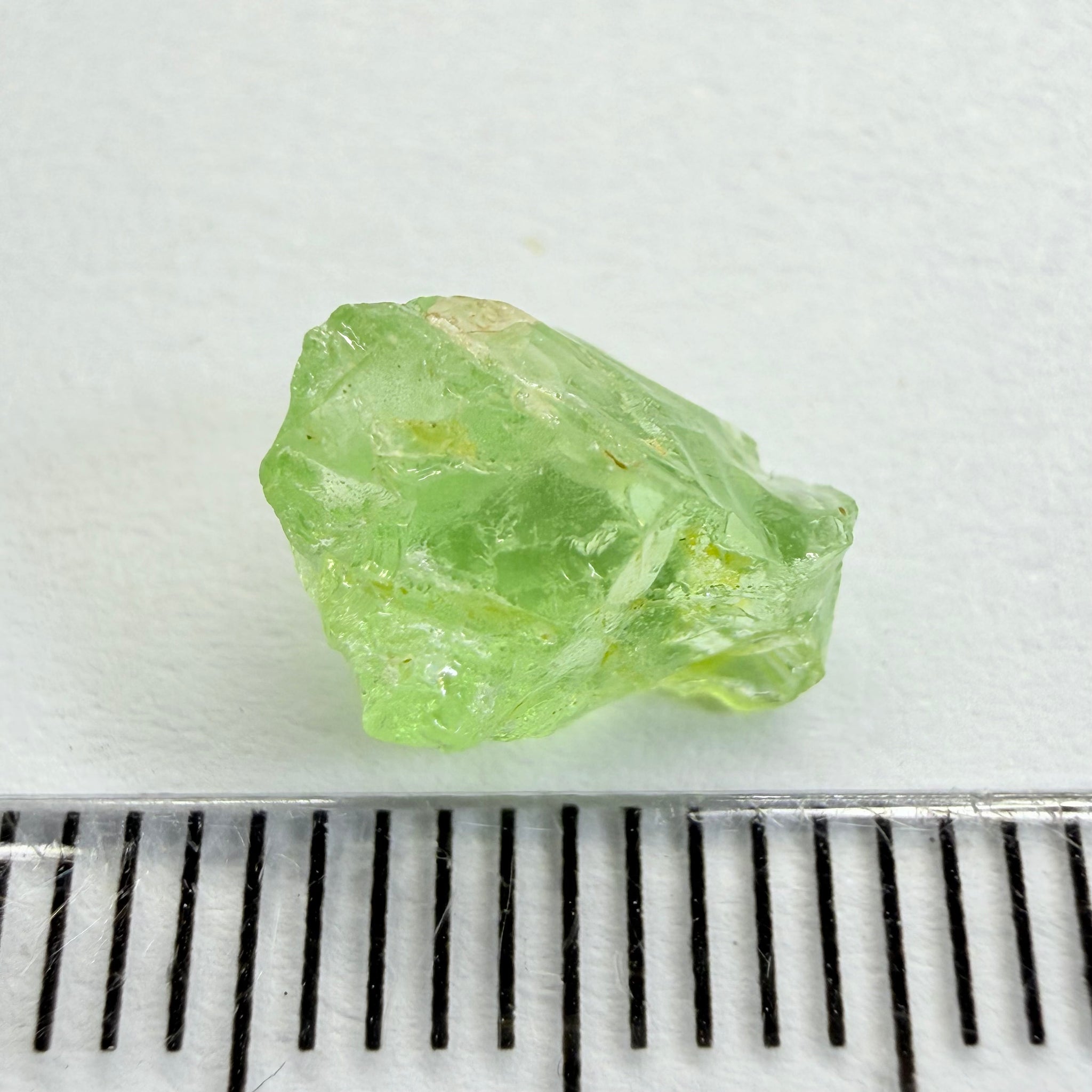 Tsavorite Garnet, 2.89ct, Kenya, Untreated Unheated, vs-vvs, light apple green