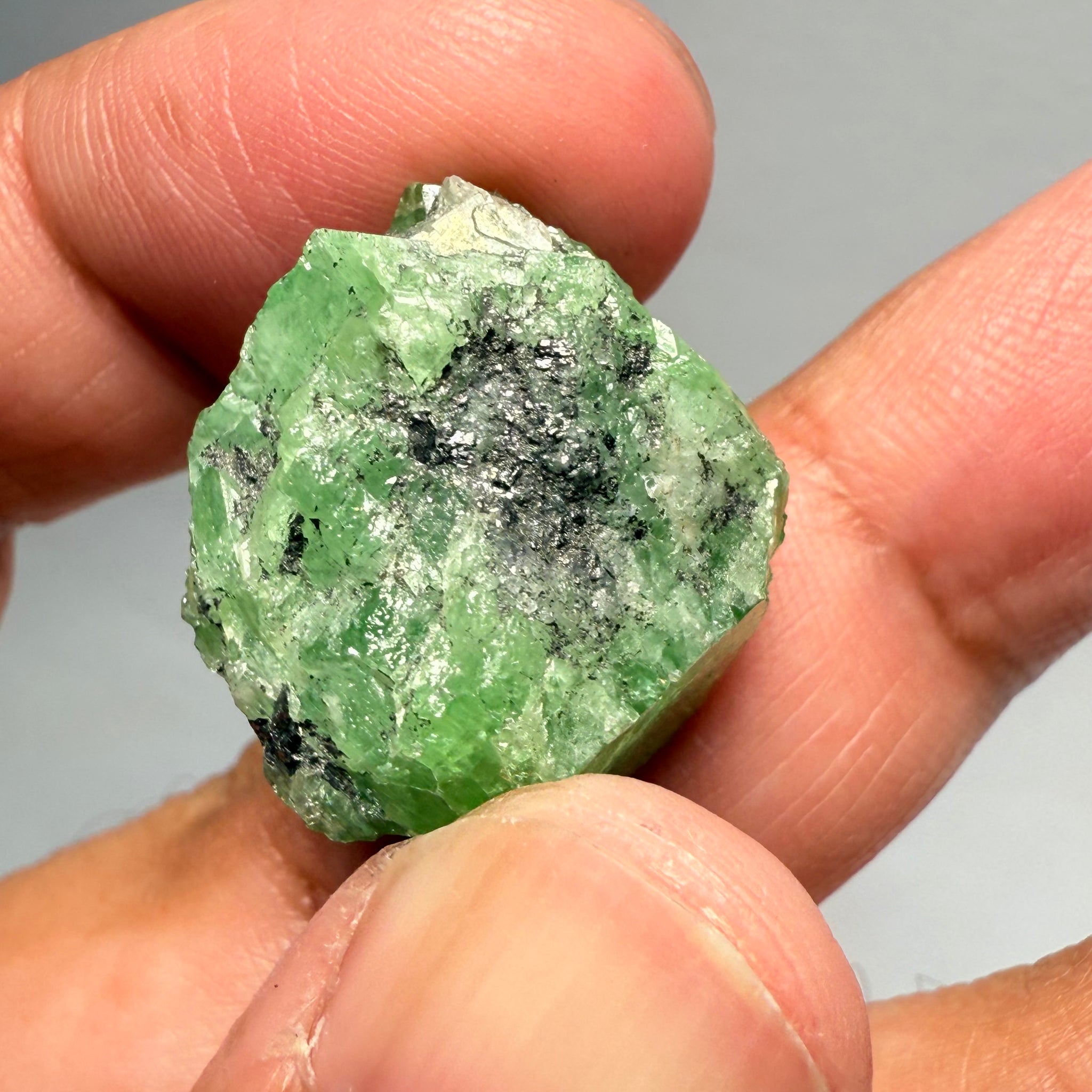 Tsavorite Crystal, 12.60gm / 63.00ct, Merelani, Tanzania, Unheated Untreated