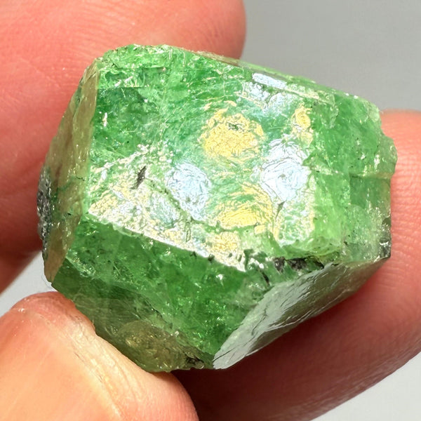 Tsavorite Crystal, 12.60gm / 63.00ct, Merelani, Tanzania, Unheated Untreated