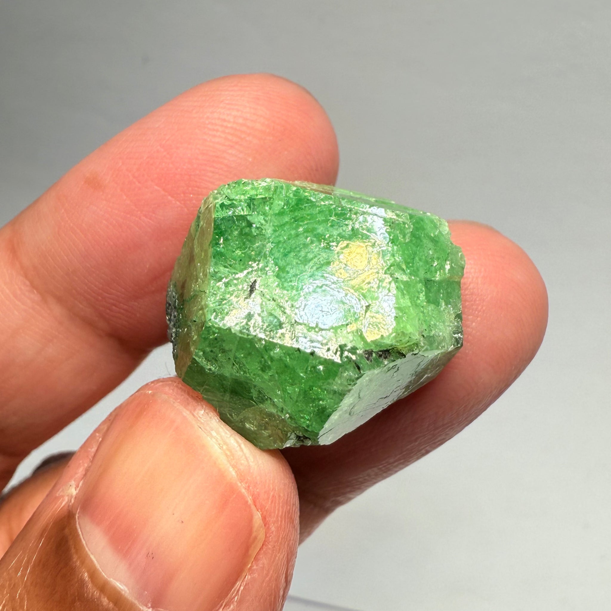 Tsavorite Crystal, 12.60gm / 63.00ct, Merelani, Tanzania, Unheated Untreated