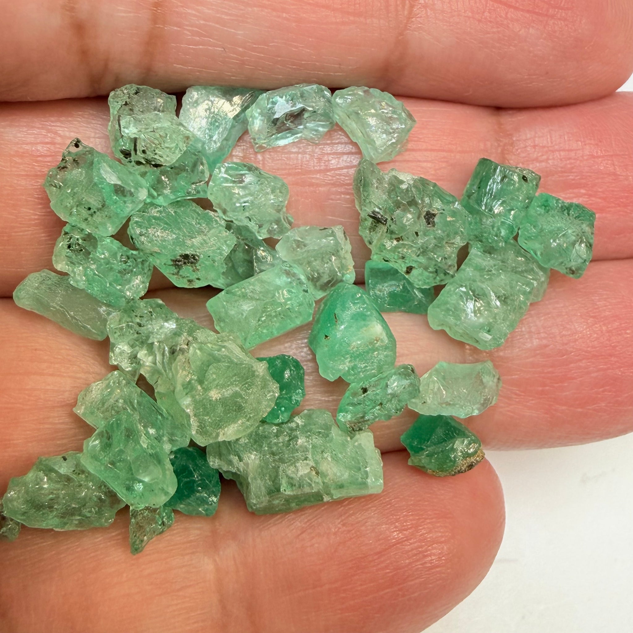 Emerald Crystal Lot, 41.94ct, Tanzania, Untreated Unheated, no oil. Great for setting as is in jewellery&nbsp;