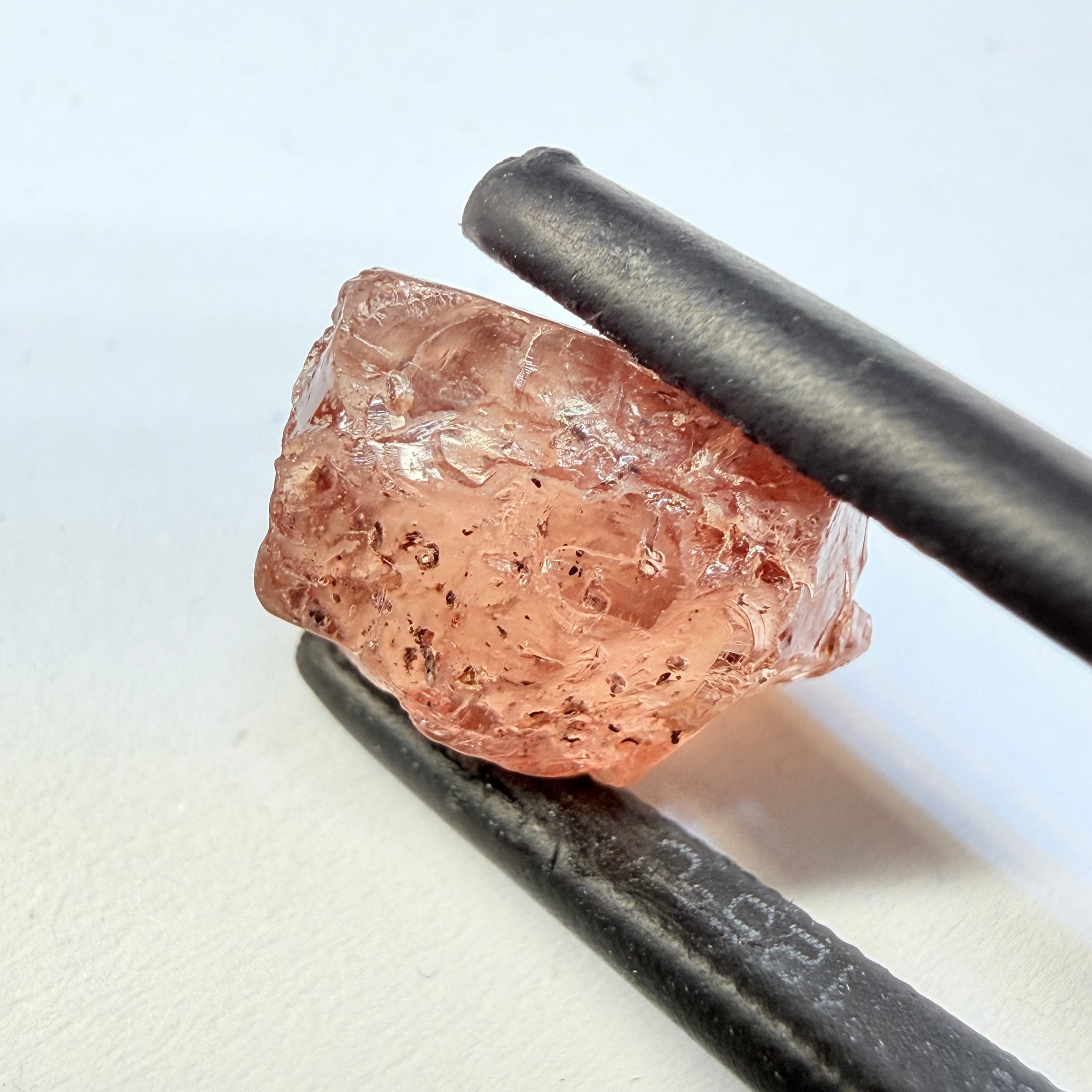 Champagne Malaya Garnet, 5.61ct, Tanzania, Untreated Unheated, spotty, colour shifting
