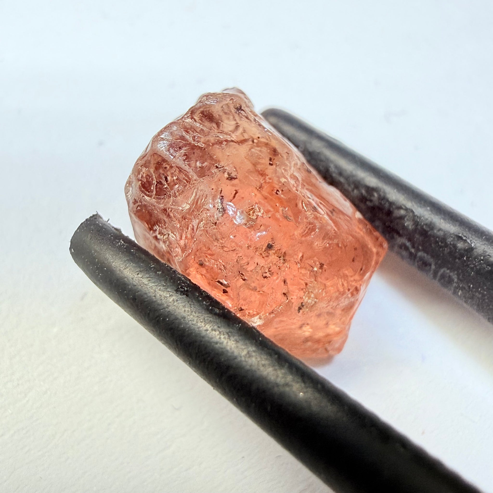 Champagne Malaya Garnet, 5.61ct, Tanzania, Untreated Unheated, spotty, colour shifting