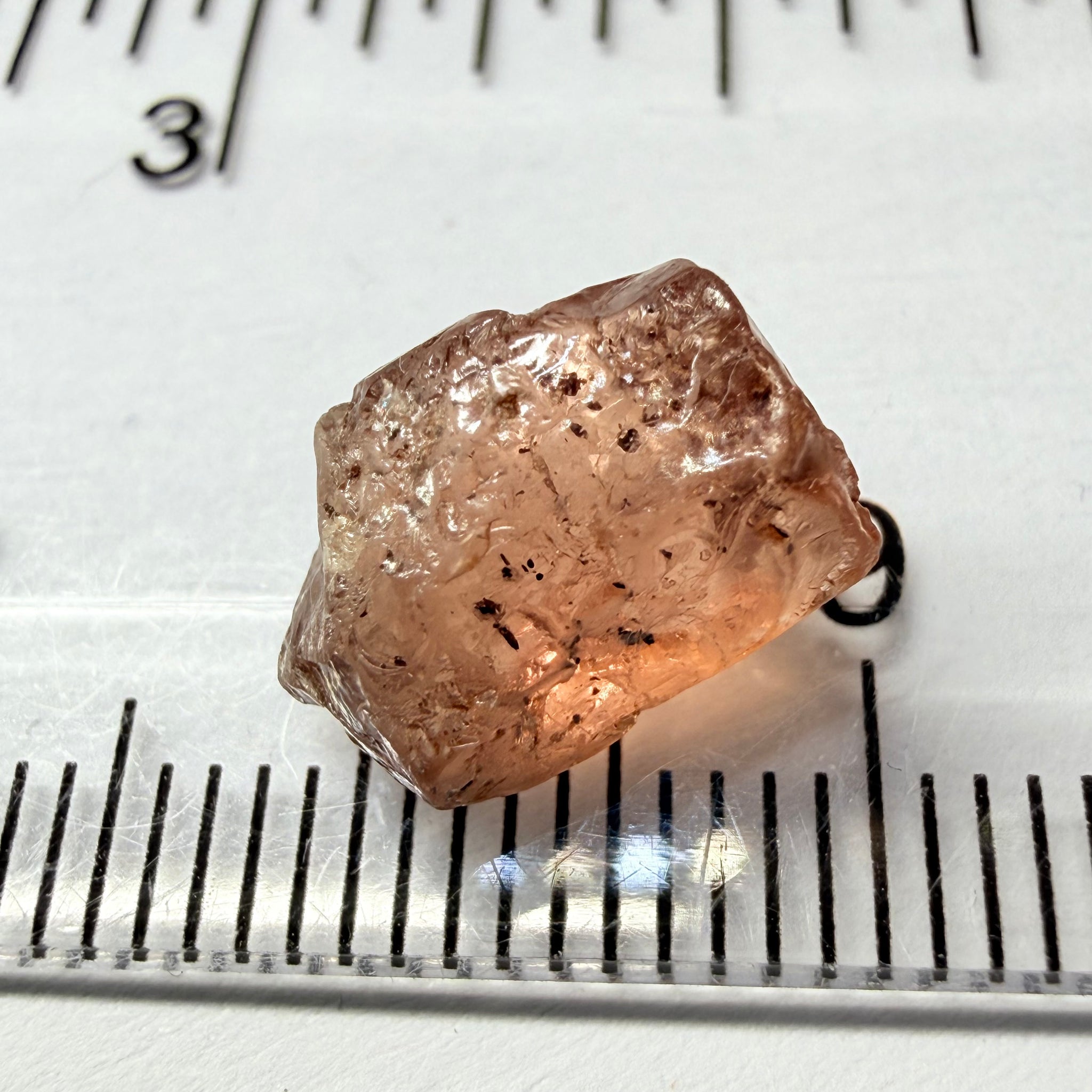 Champagne Malaya Garnet, 5.61ct, Tanzania, Untreated Unheated, spotty, colour shifting