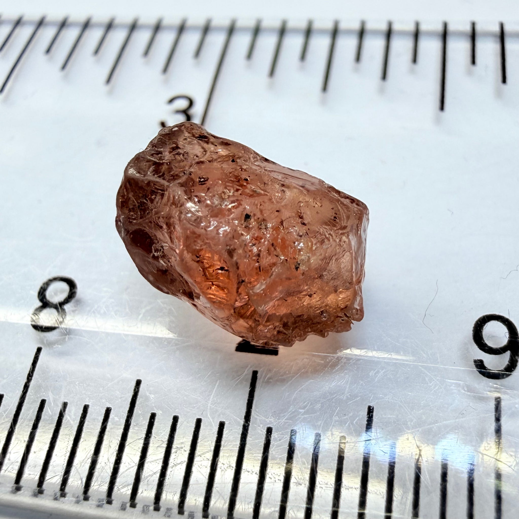 Champagne Malaya Garnet, 5.61ct, Tanzania, Untreated Unheated, spotty, colour shifting