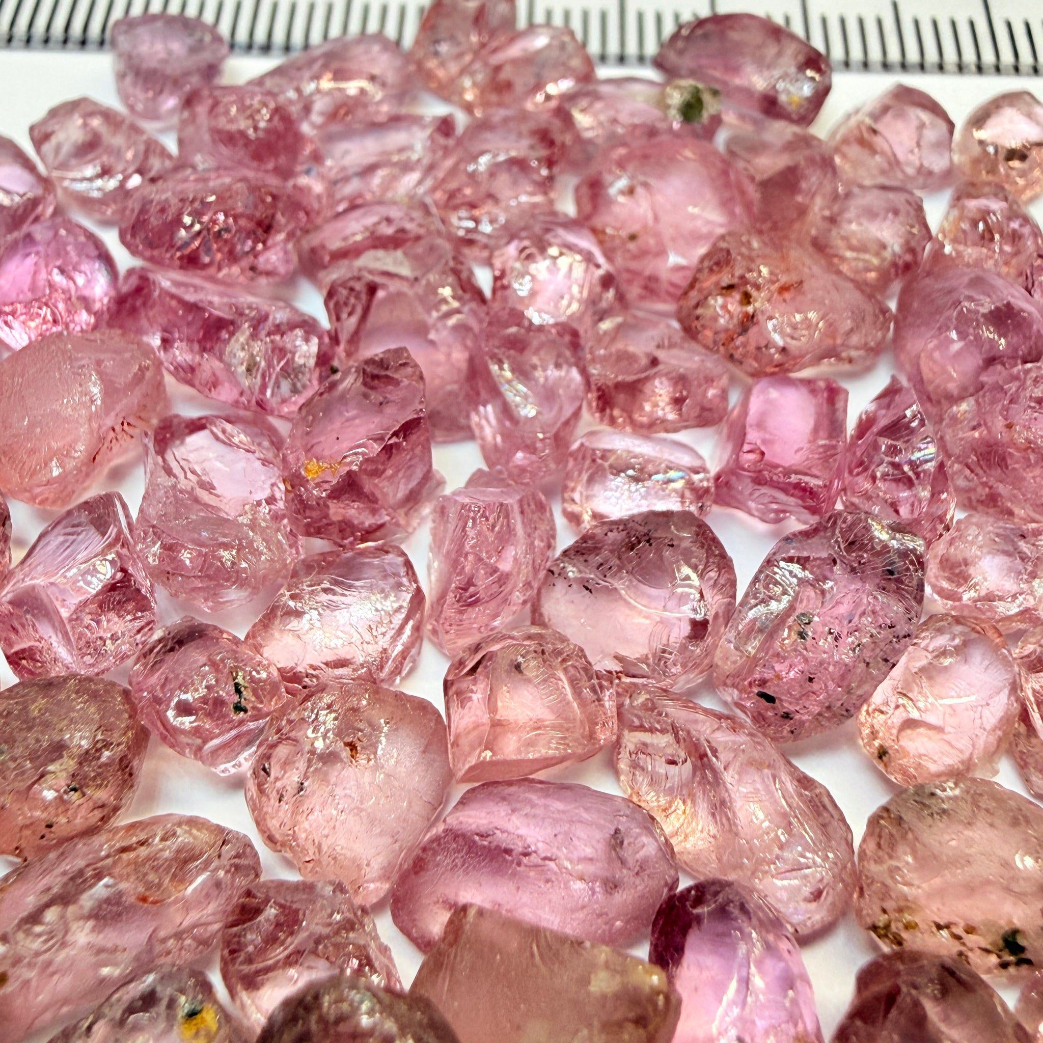 Dragon Garnet, 48.00gm / 240ct Lot, Tanzania, Untreated Unheated, mixed clarity lot from moderately included to internally flawless, 2ct average, see the video for uv effect