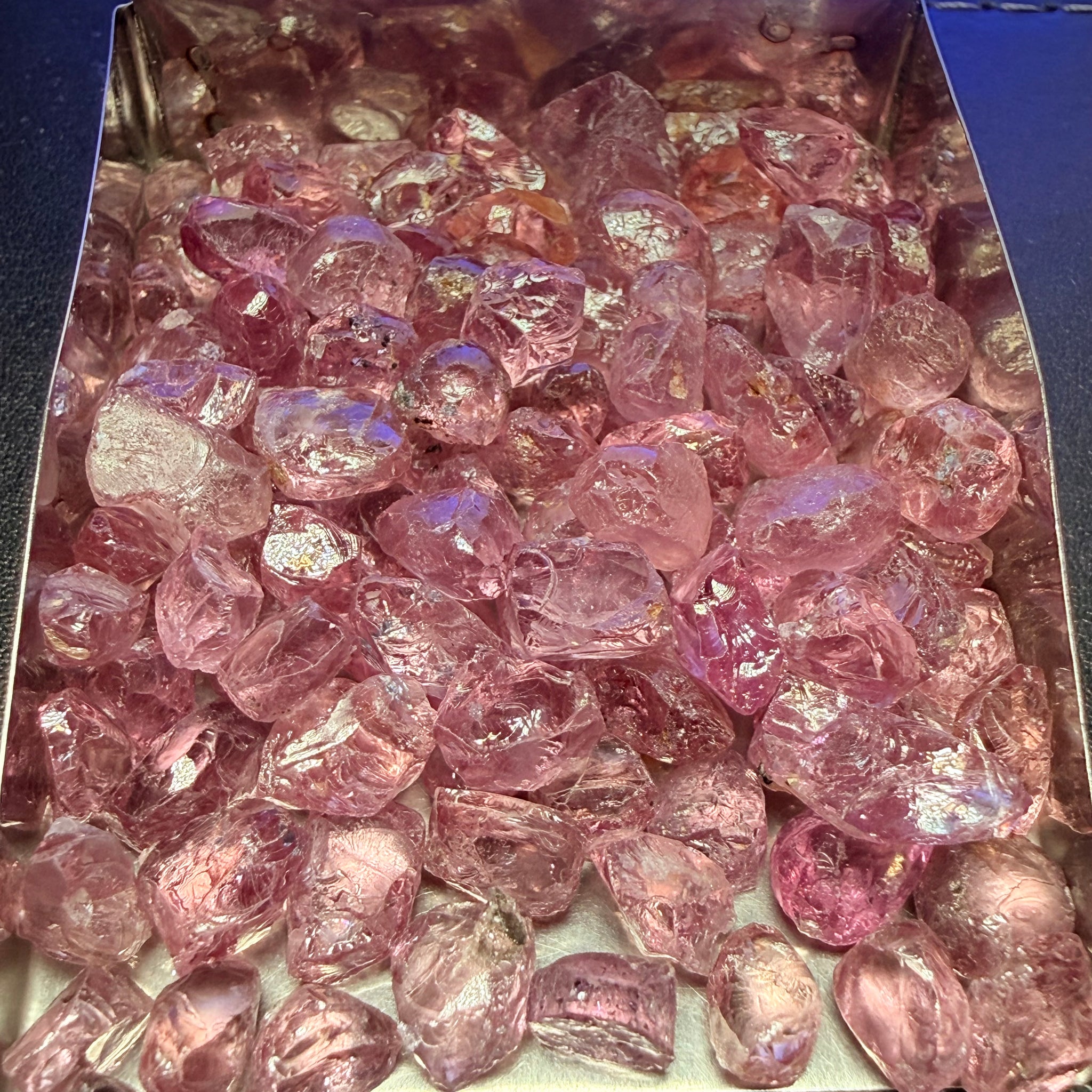 Dragon Garnet, 48.00gm / 240ct Lot, Tanzania, Untreated Unheated, mixed clarity lot from moderately included to internally flawless, 2ct average, see the video for uv effect