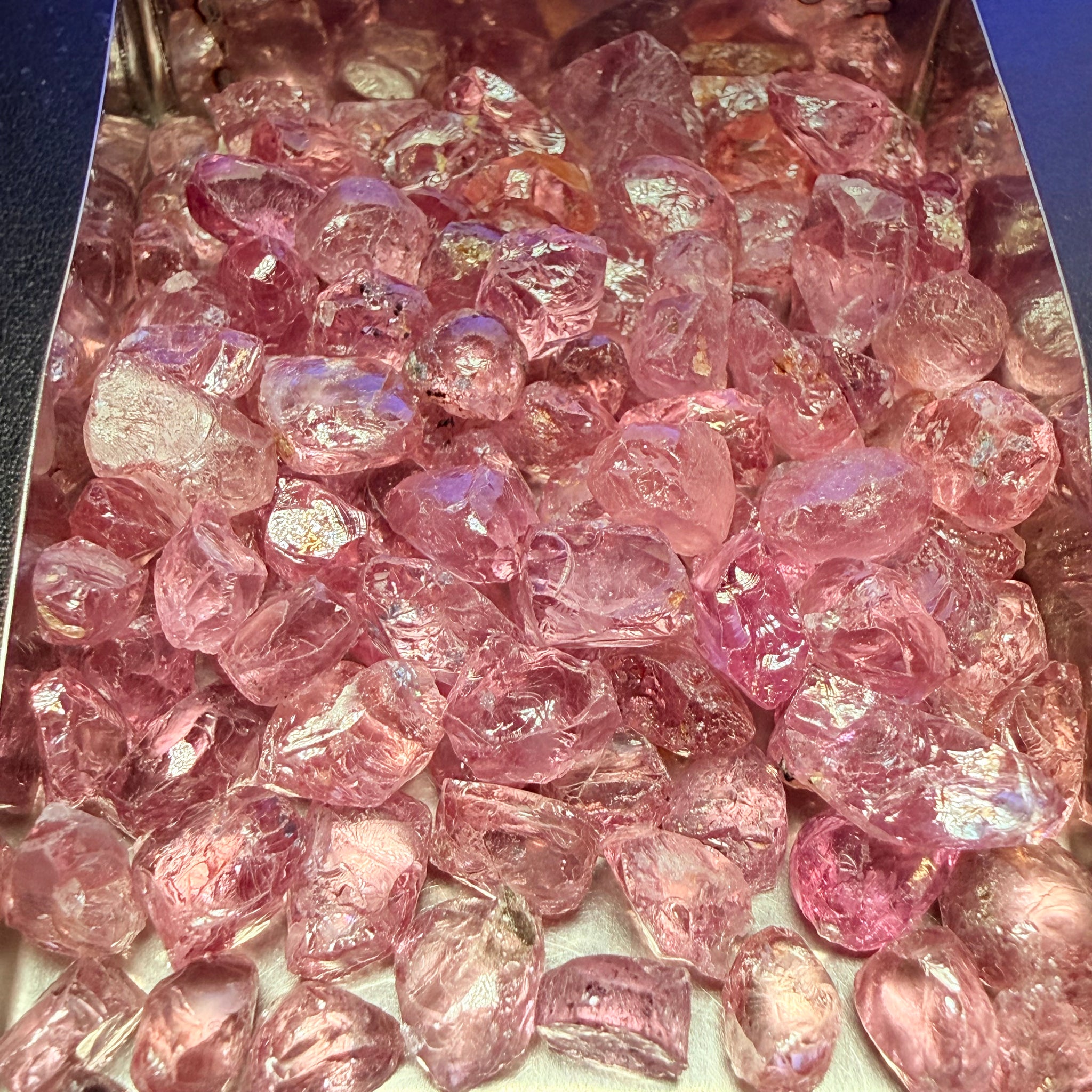 Dragon Garnet, 48.00gm / 240ct Lot, Tanzania, Untreated Unheated, mixed clarity lot from moderately included to internally flawless, 2ct average, see the video for uv effect