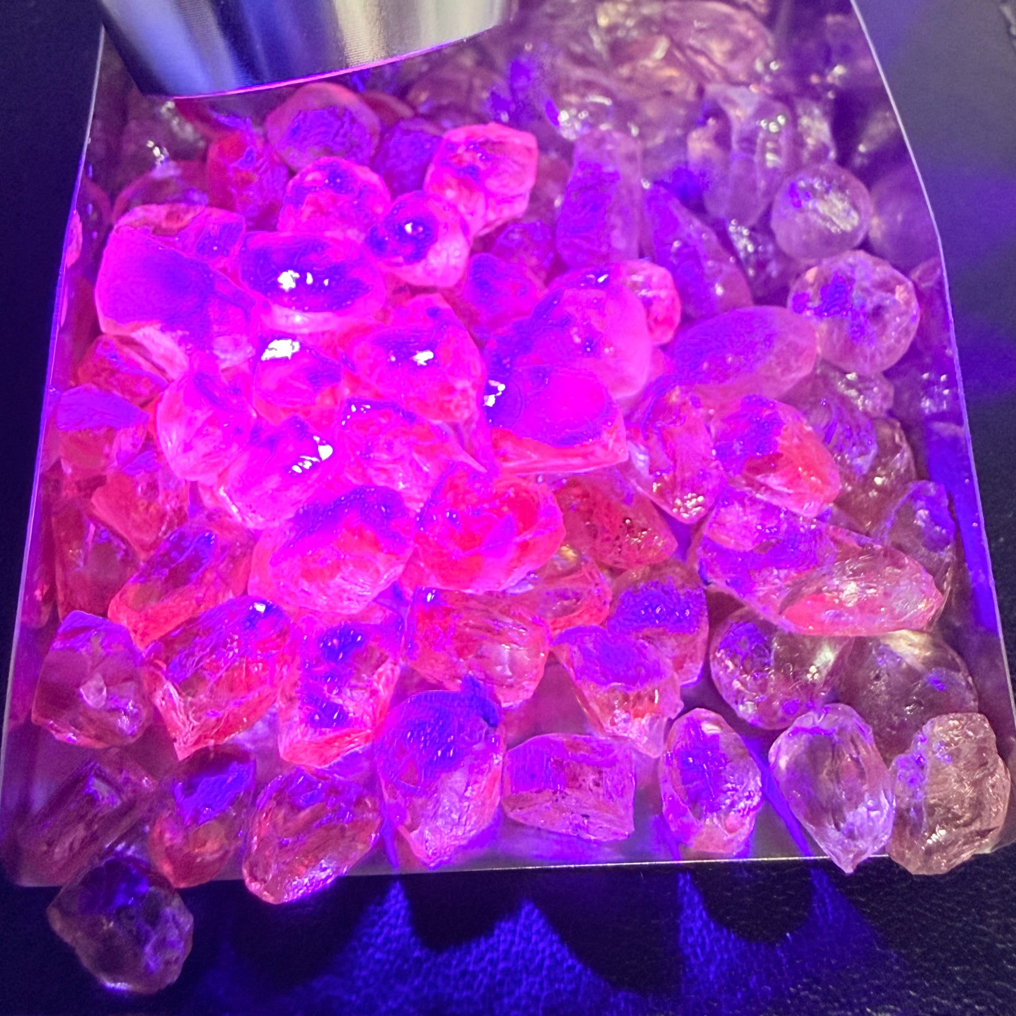 Dragon Garnet, 48.00gm / 240ct Lot, Tanzania, Untreated Unheated, mixed clarity lot from moderately included to internally flawless, 2ct average, see the video for uv effect