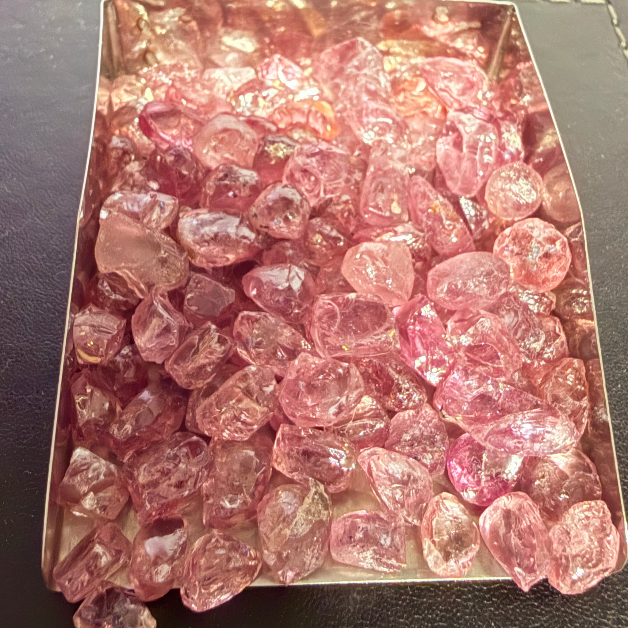Dragon Garnet, 48.00gm / 240ct Lot, Tanzania, Untreated Unheated, mixed clarity lot from moderately included to internally flawless, 2ct average, see the video for uv effect