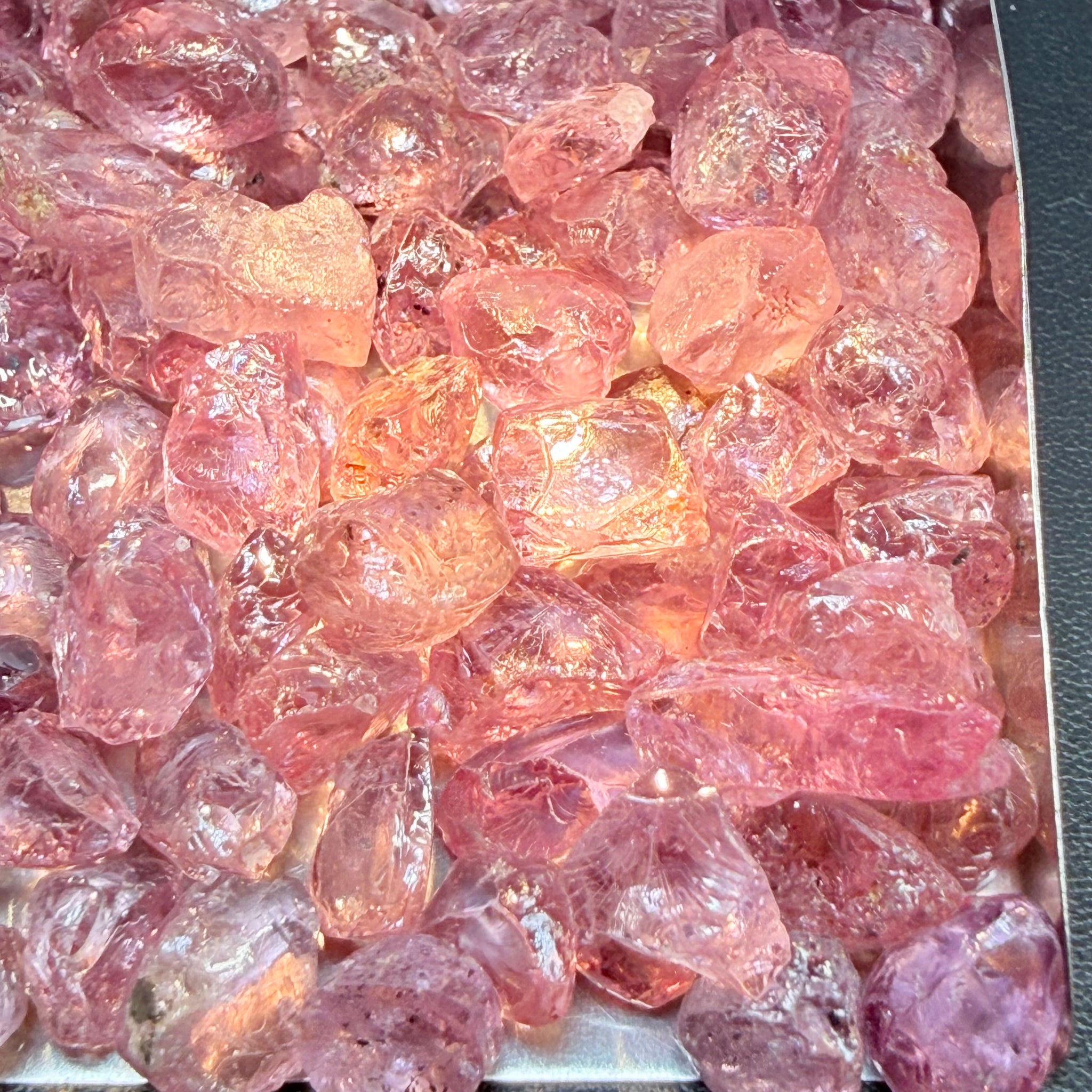 Dragon Garnet, 48.00gm / 240ct Lot, Tanzania, Untreated Unheated, mixed clarity lot from moderately included to internally flawless, 2ct average, see the video for uv effect