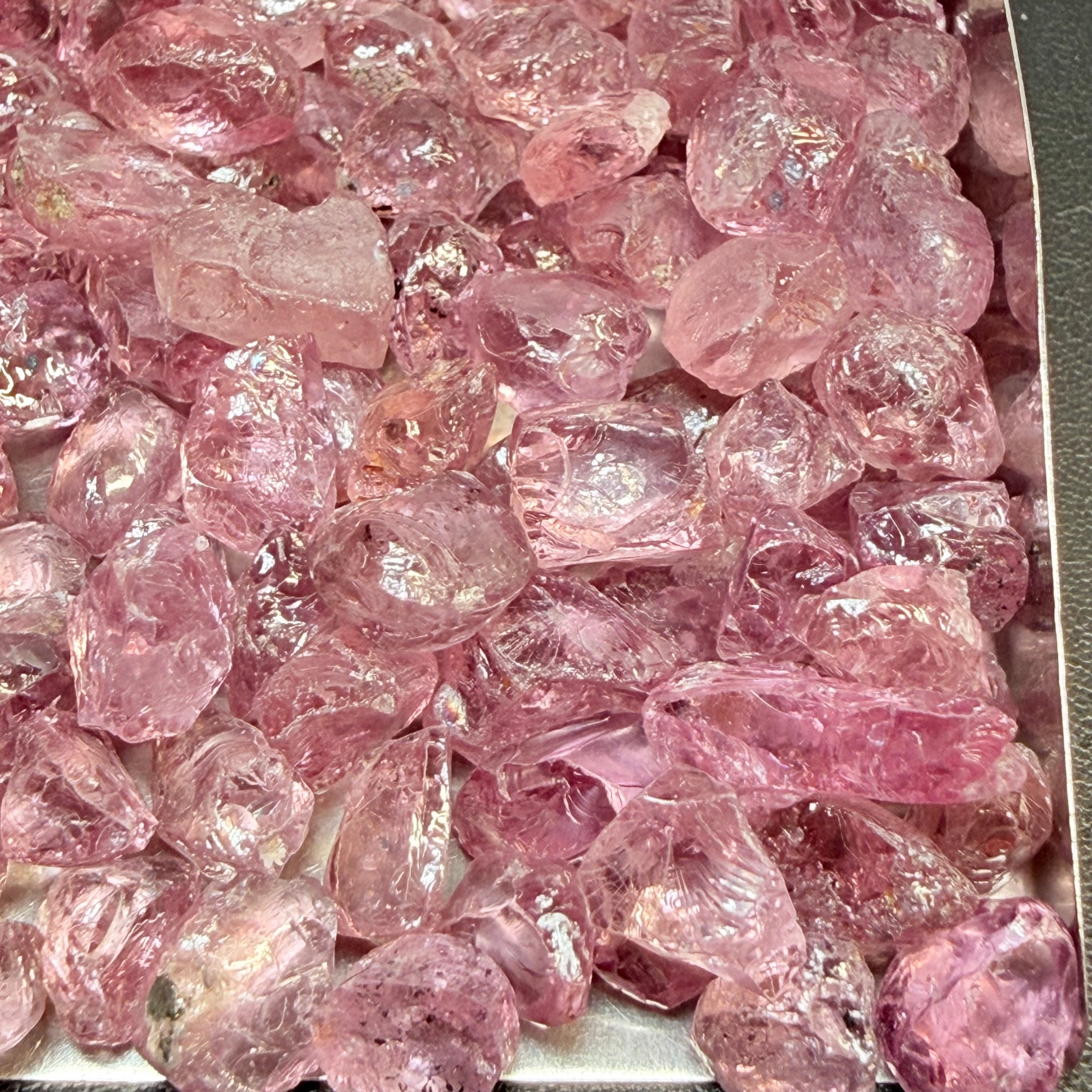 Dragon Garnet, 48.00gm / 240ct Lot, Tanzania, Untreated Unheated, mixed clarity lot from moderately included to internally flawless, 2ct average, see the video for uv effect