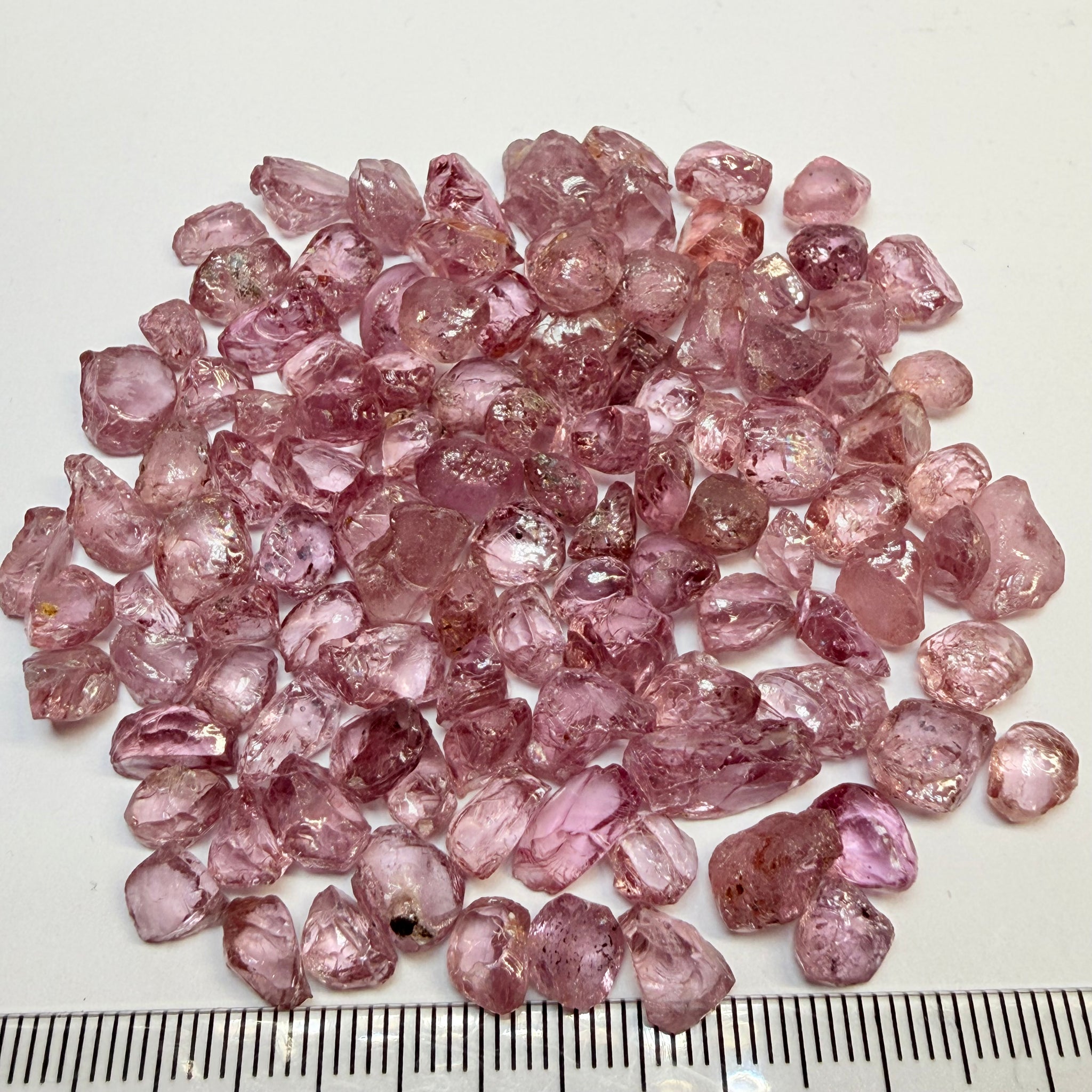 Dragon Garnet, 48.00gm / 240ct Lot, Tanzania, Untreated Unheated, mixed clarity lot from moderately included to internally flawless, 2ct average, see the video for uv effect