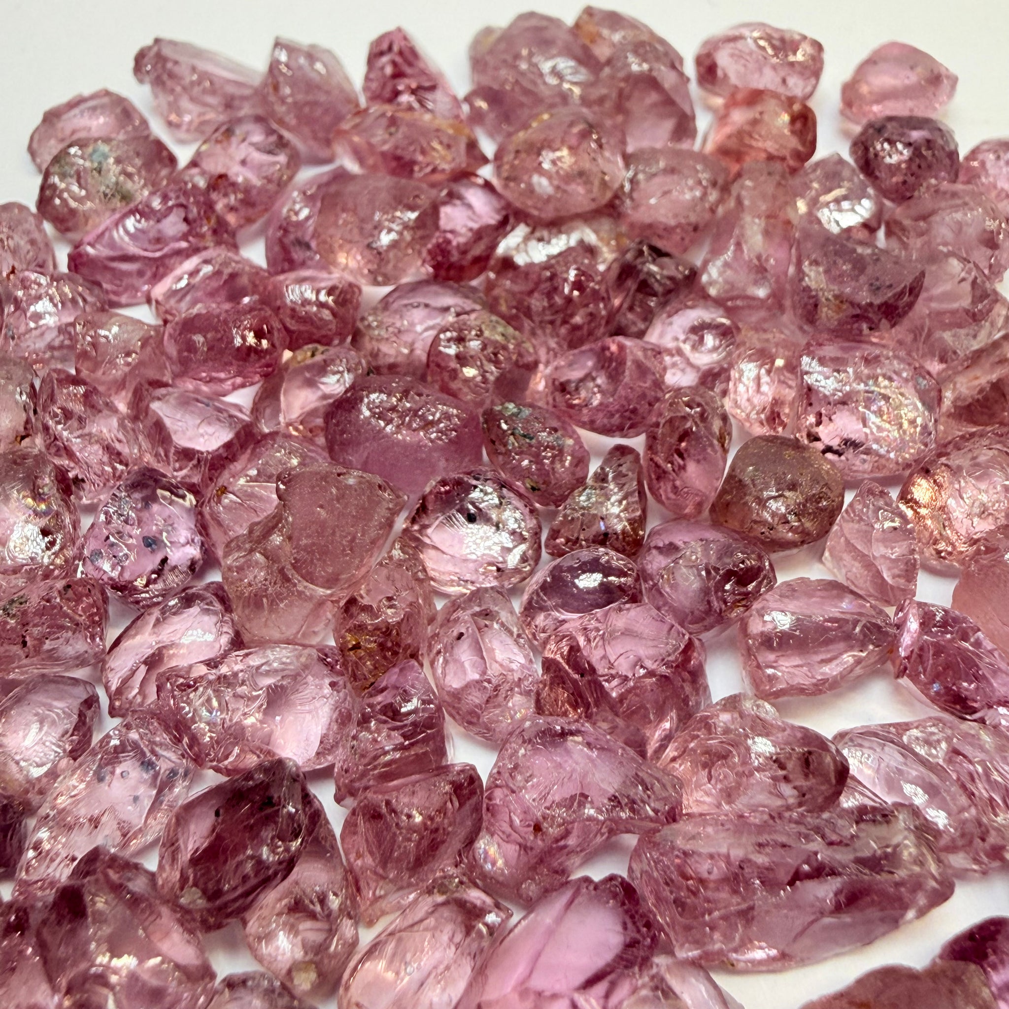 Dragon Garnet, 48.00gm / 240ct Lot, Tanzania, Untreated Unheated, mixed clarity lot from moderately included to internally flawless, 2ct average, see the video for uv effect
