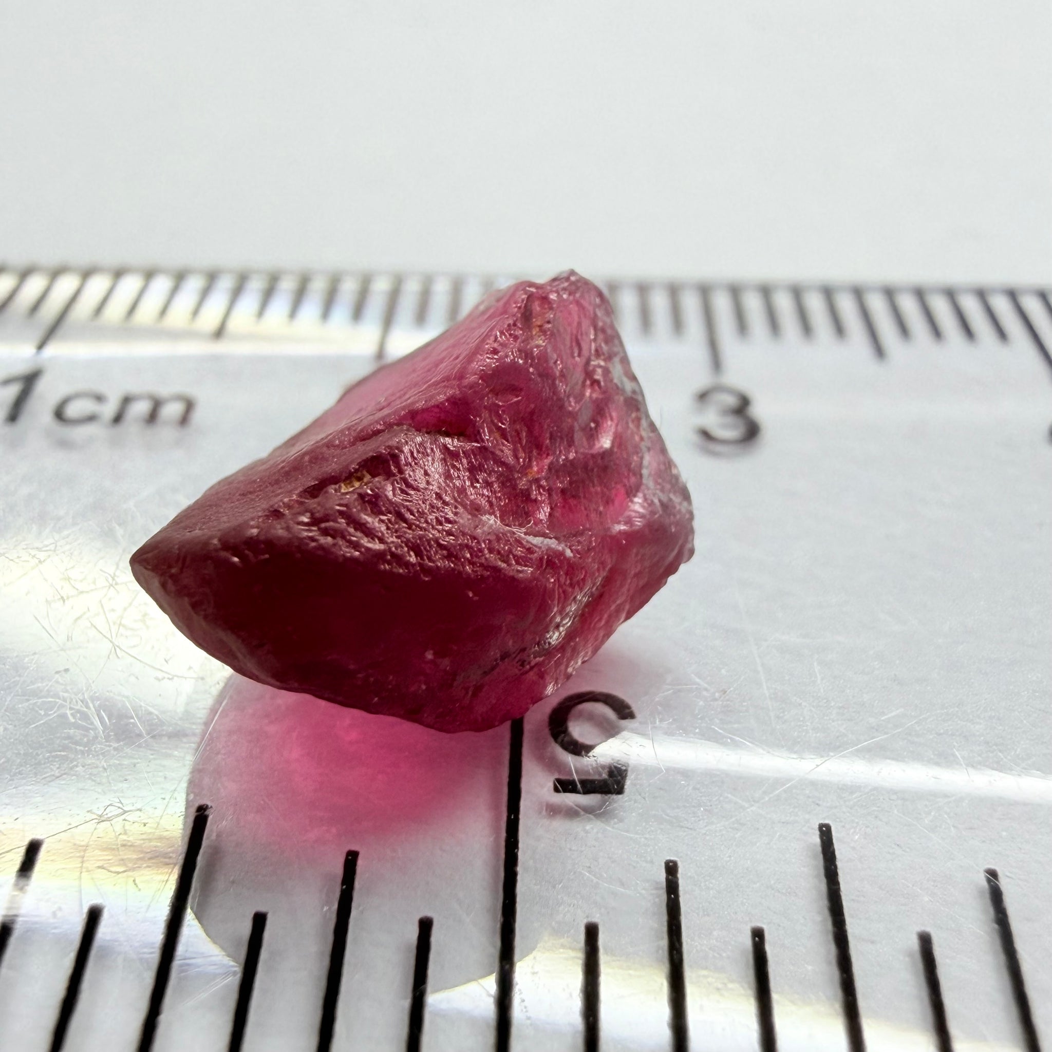 Tanga Garnet, 6.88ct, Mlimbi, Mwakijembe, near the kenyan border, Tanzania, vvs, note flattish shape