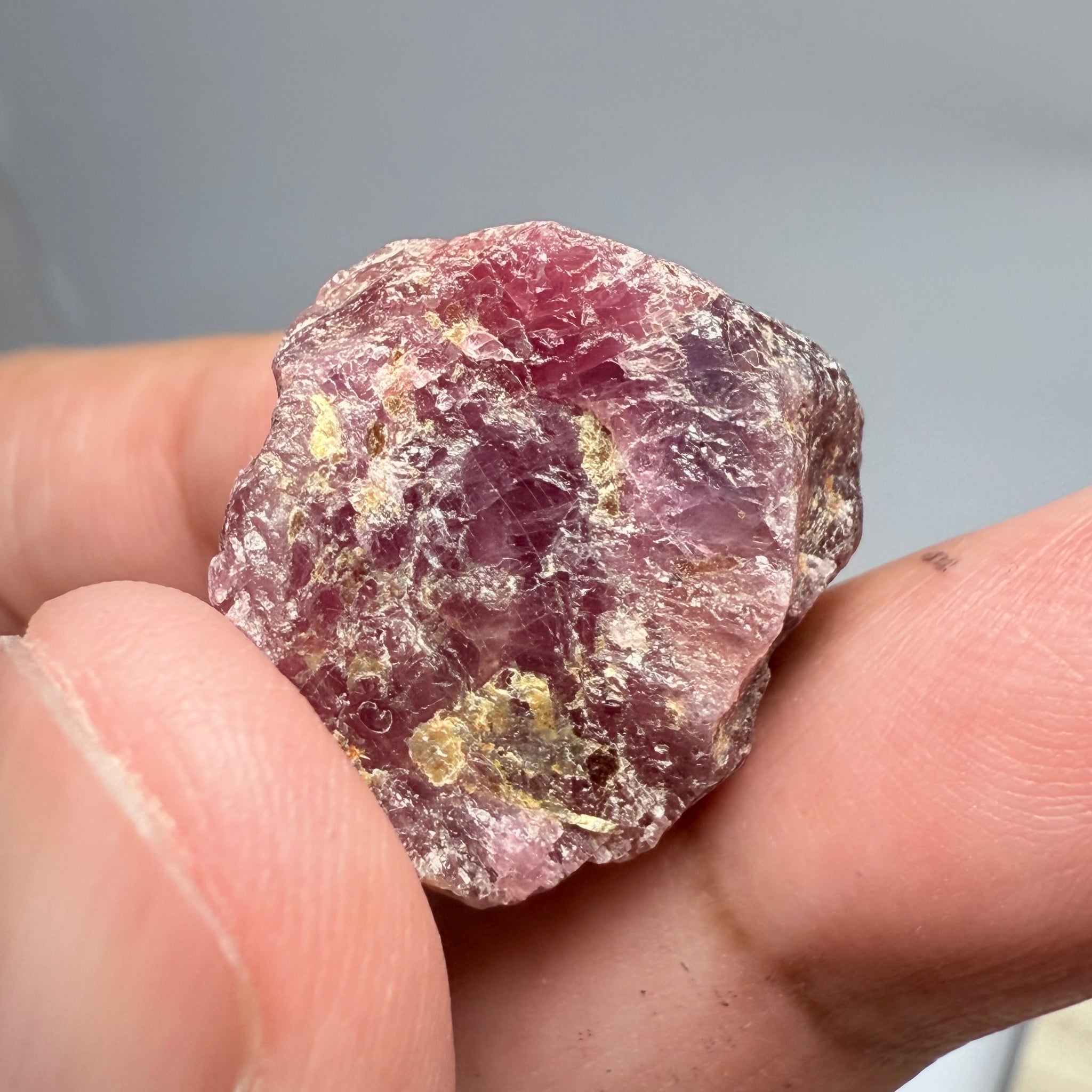 Ruby/Sapphire Crystal, Untreated Unheated, Tanzania, a dab of oil will remove the white dryness on the skin, Translucent, 63.88ct