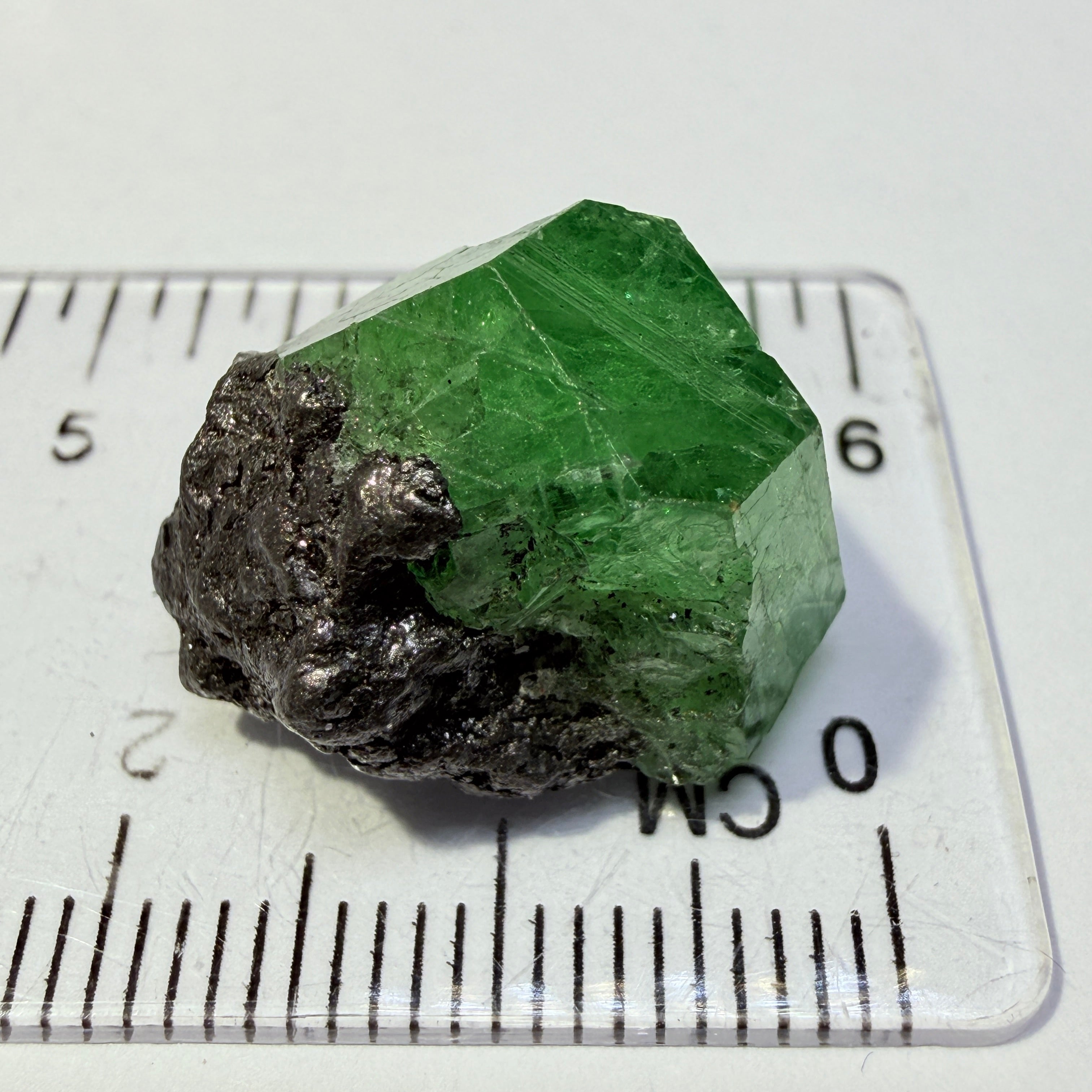Tsavorite Ga Rent Tsavorite Garnet Crystal on matrix, 18.36ct, Merelani, Tanzania, Untre ...