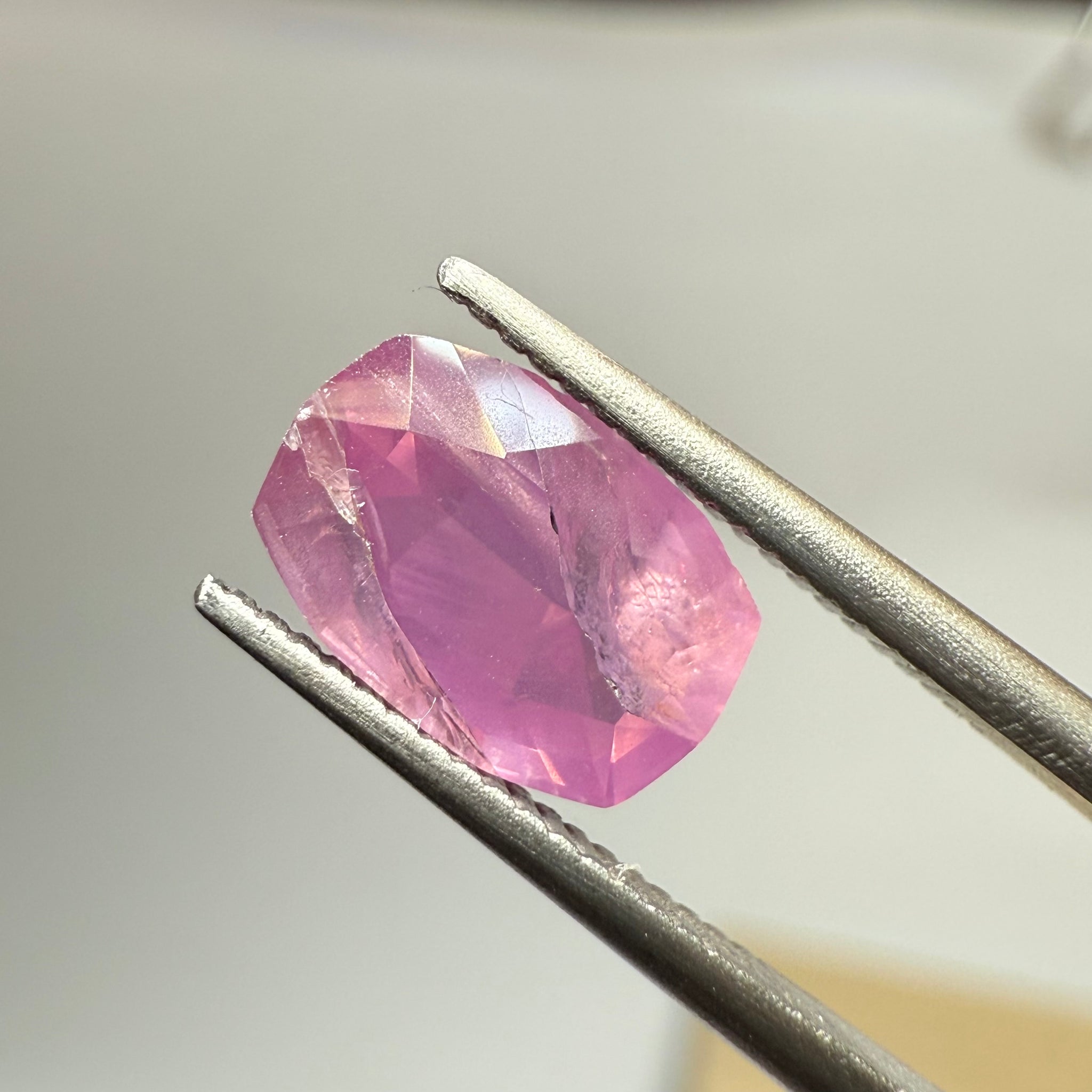 Sapphire 1.63ct, Winza, Tanzania, Untreated Unheated. Native cut, see pictures