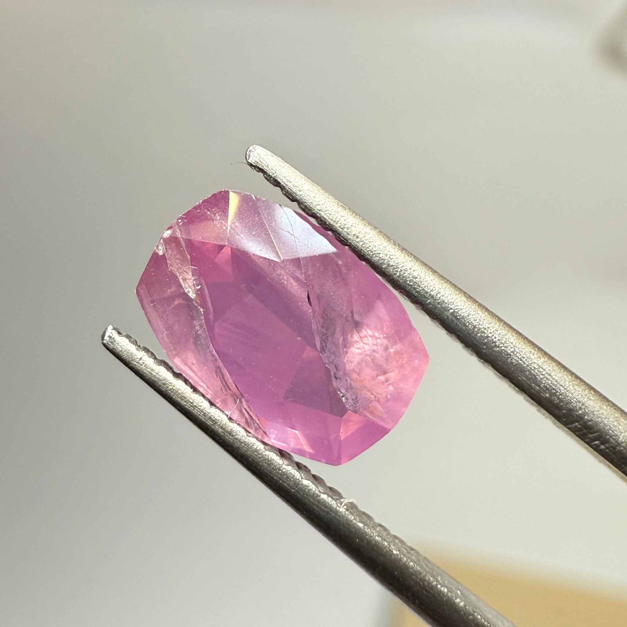 Sapphire 1.63ct, Winza, Tanzania, Untreated Unheated. Native cut, see pictures