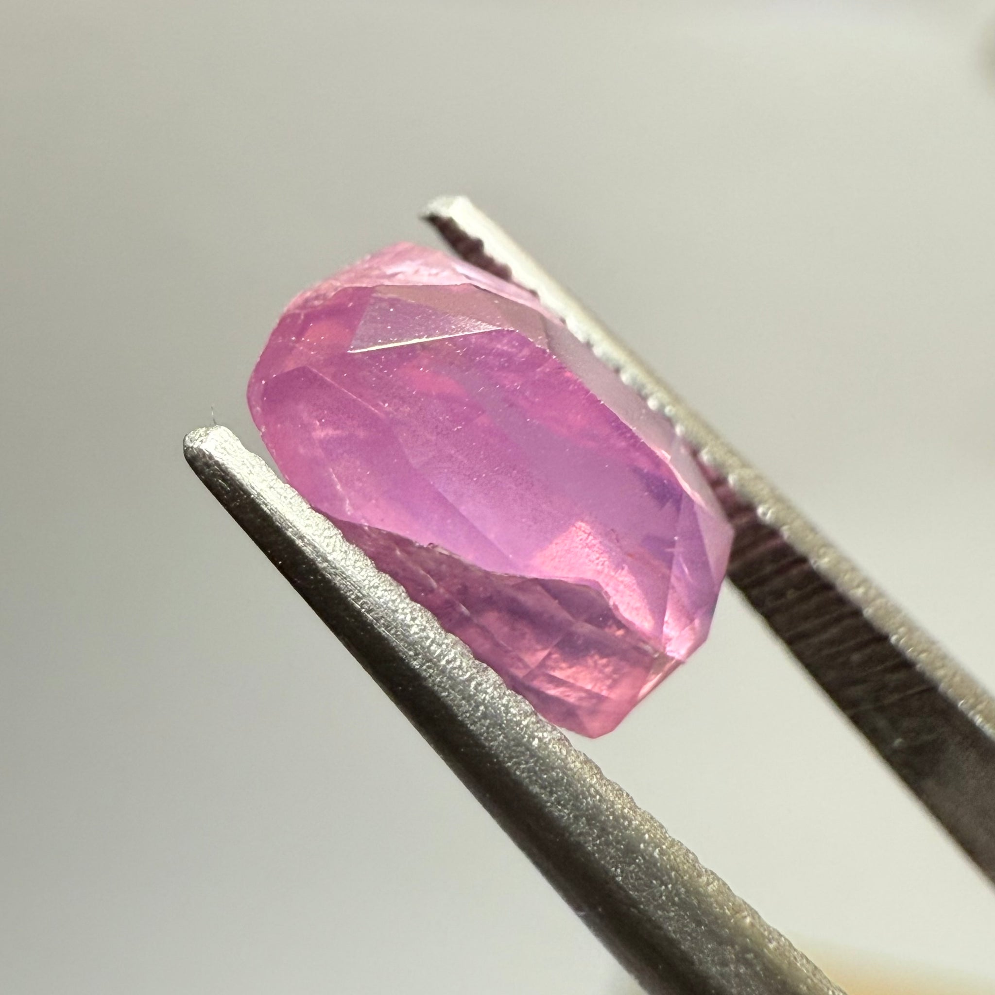 Sapphire 1.63ct, Winza, Tanzania, Untreated Unheated. Native cut, see pictures