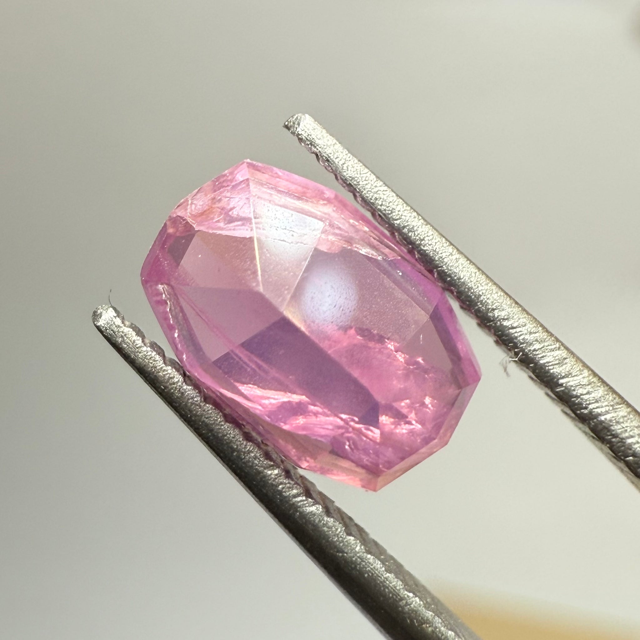 Sapphire 1.63ct, Winza, Tanzania, Untreated Unheated. Native cut, see pictures