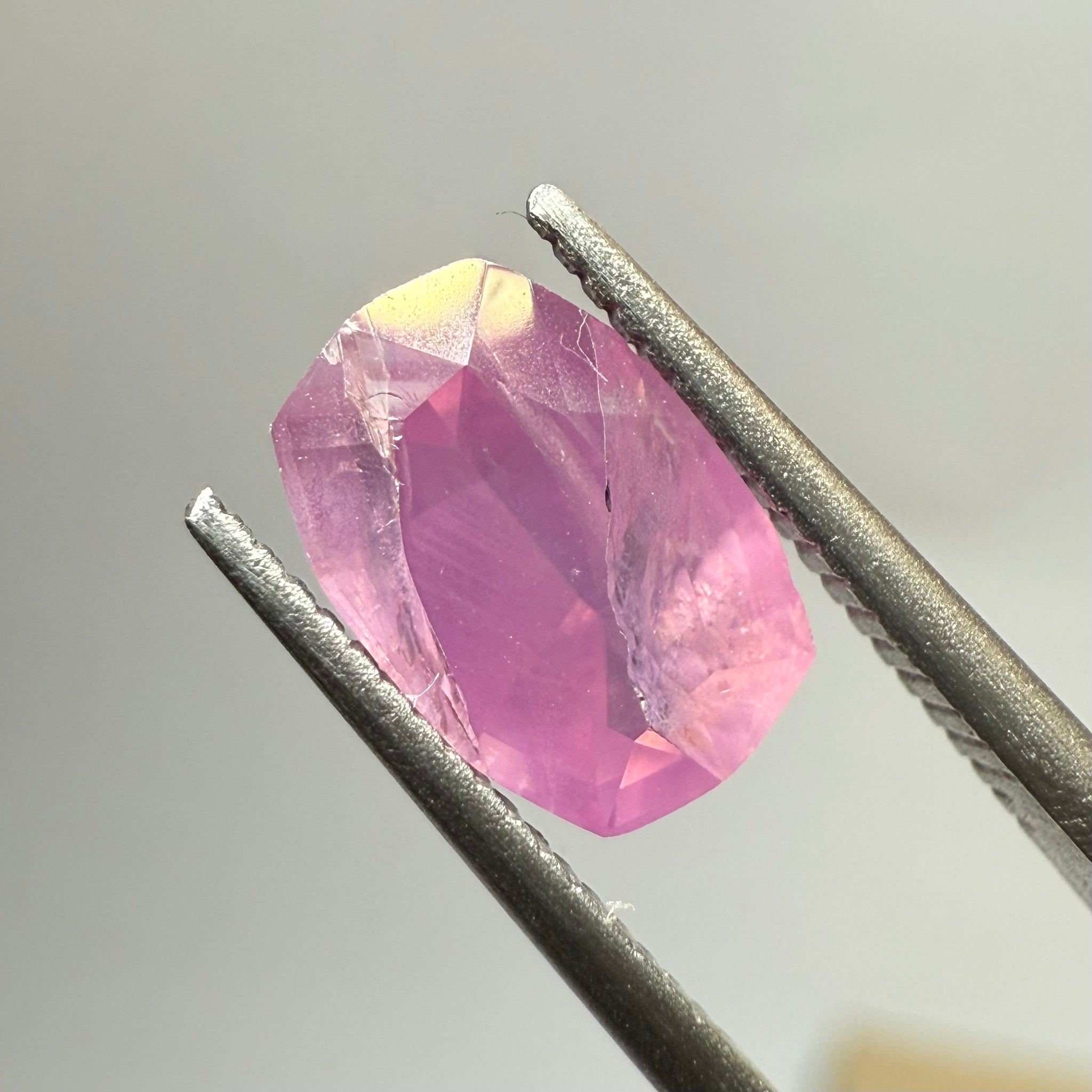 Sapphire 1.63ct, Winza, Tanzania, Untreated Unheated. Native cut, see pictures