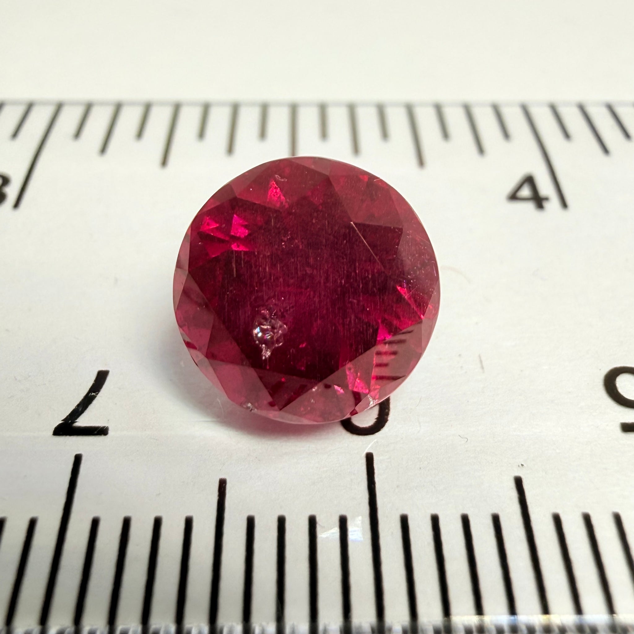 Colour Shift Garnet, 4.35ct, Tanzania, Untreated Unheated, very fiery stone, slightly included and silky, inclusion right under the table, but going cheap