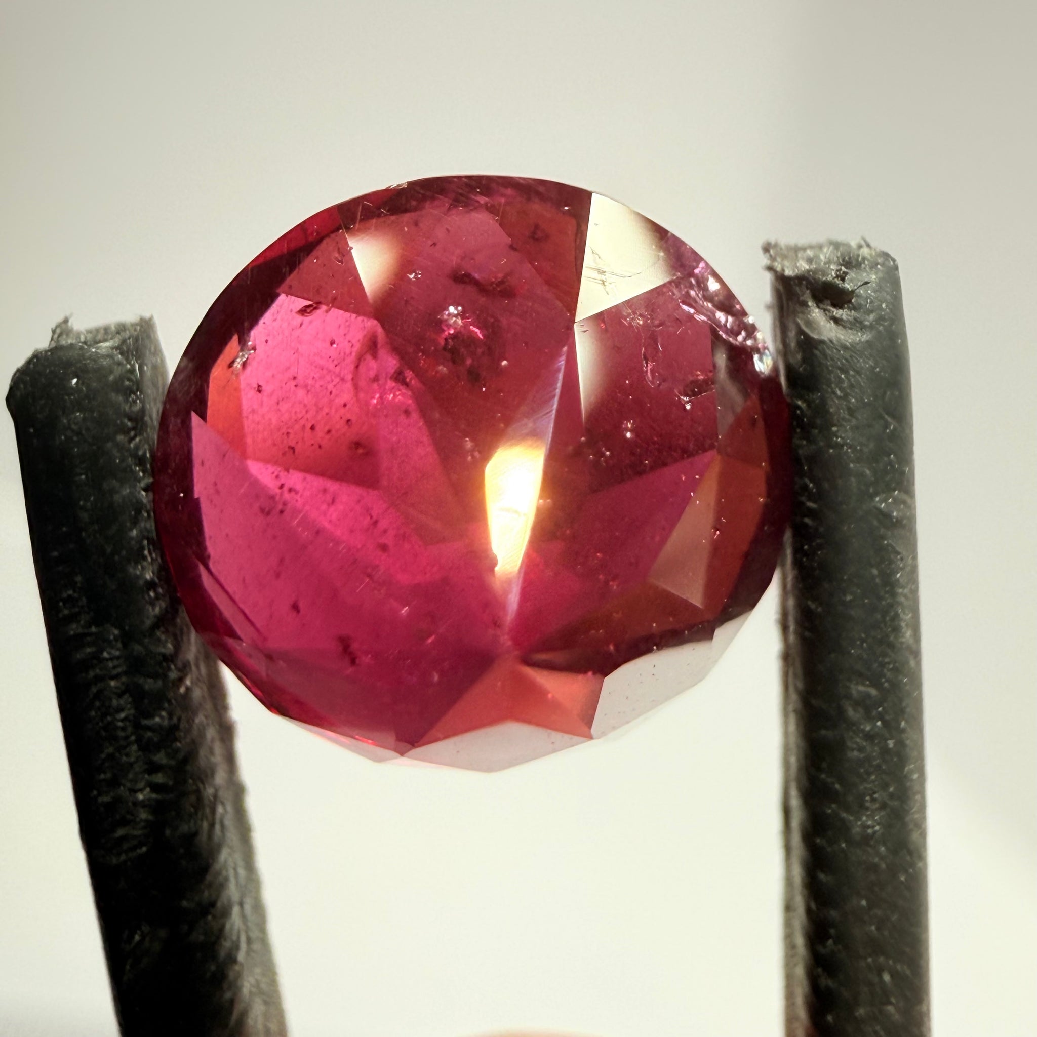 Colour Shift Garnet, 4.35ct, Tanzania, Untreated Unheated, very fiery stone, slightly included and silky, inclusion right under the table, but going cheap