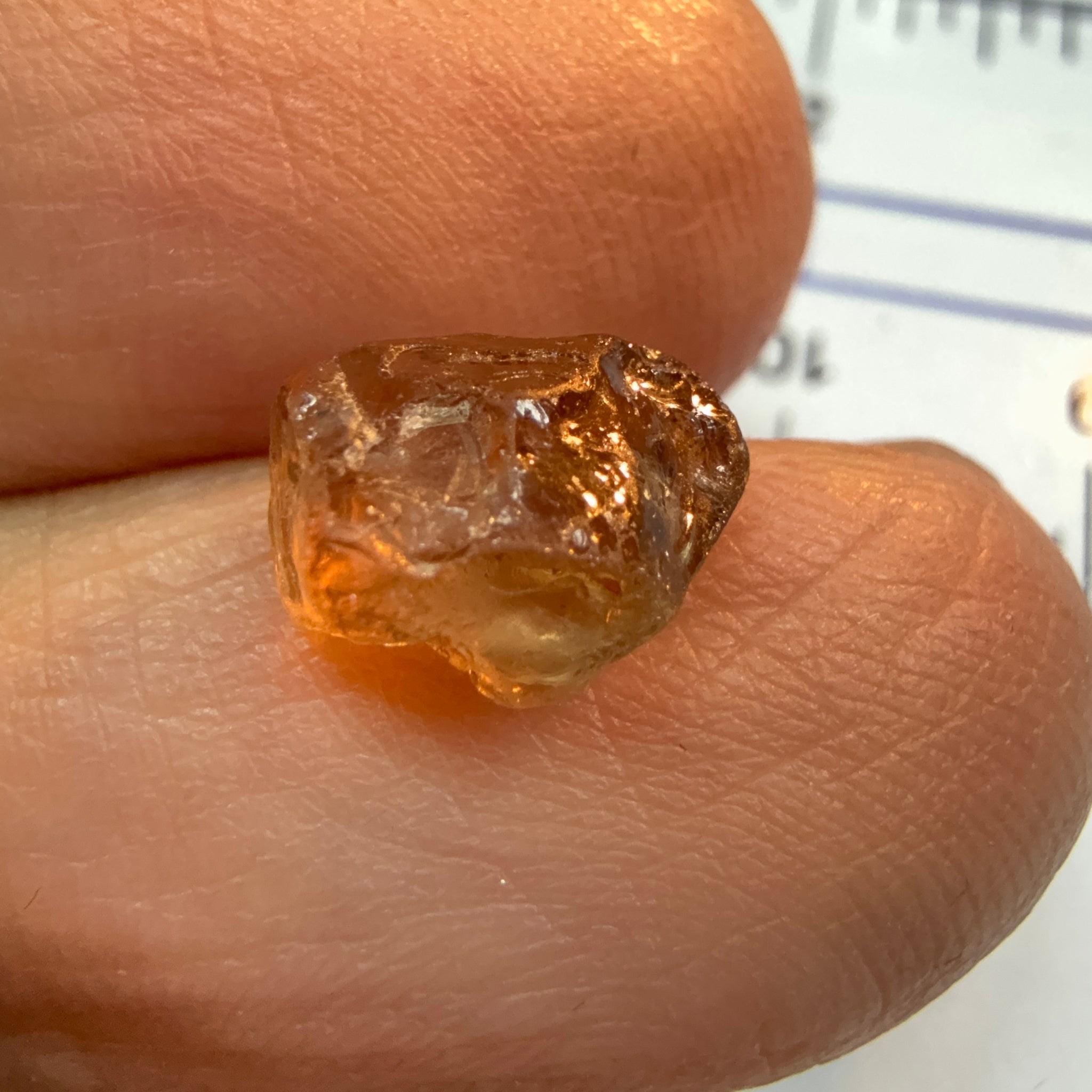 Colour Change Garnet, 3.00ct, vvs-if, a little flattish shape, Tanzania, Untreated Unheated