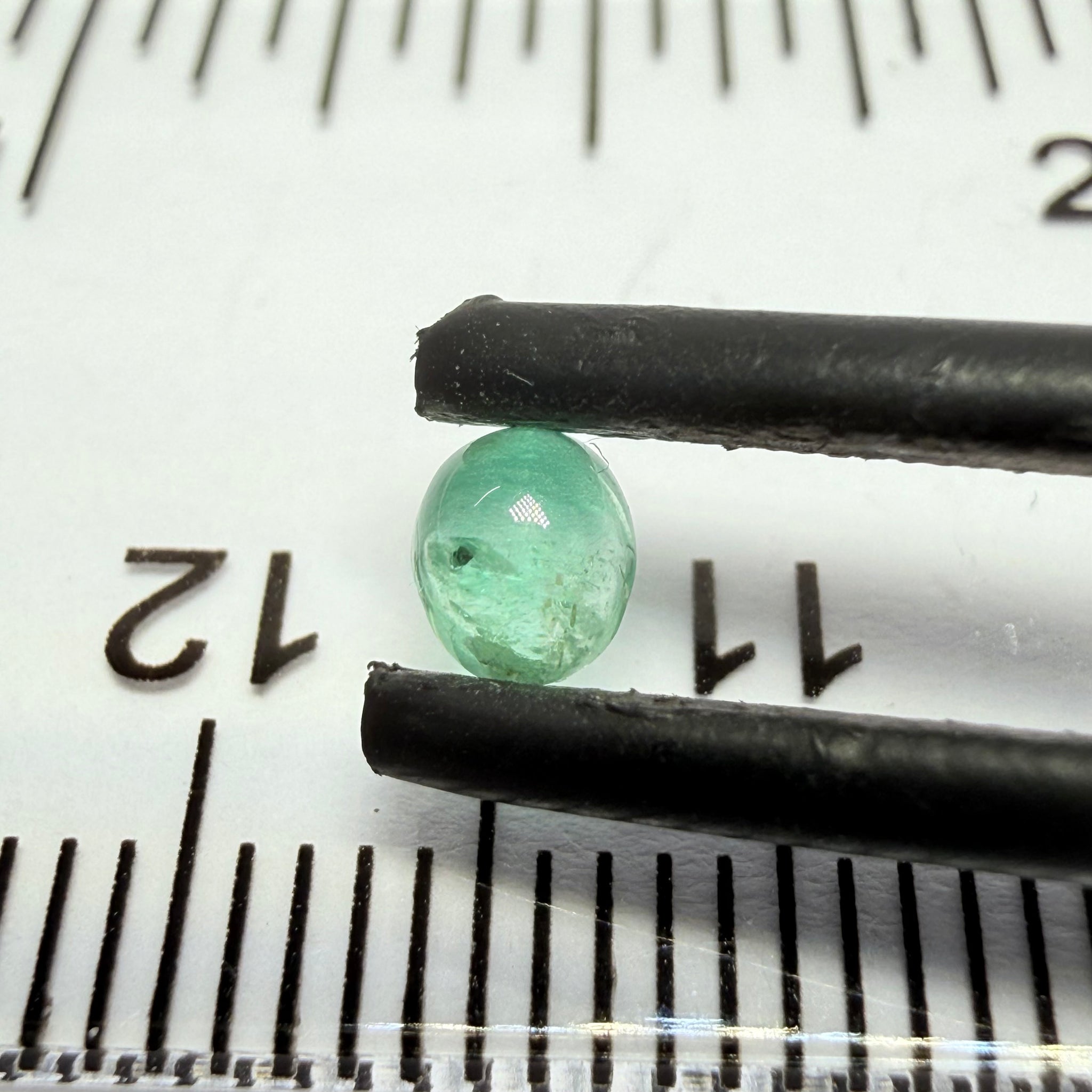 Emerald Cabochon, 0.25ct, Manyara, Tanzania. Untreated Unheated No Oil