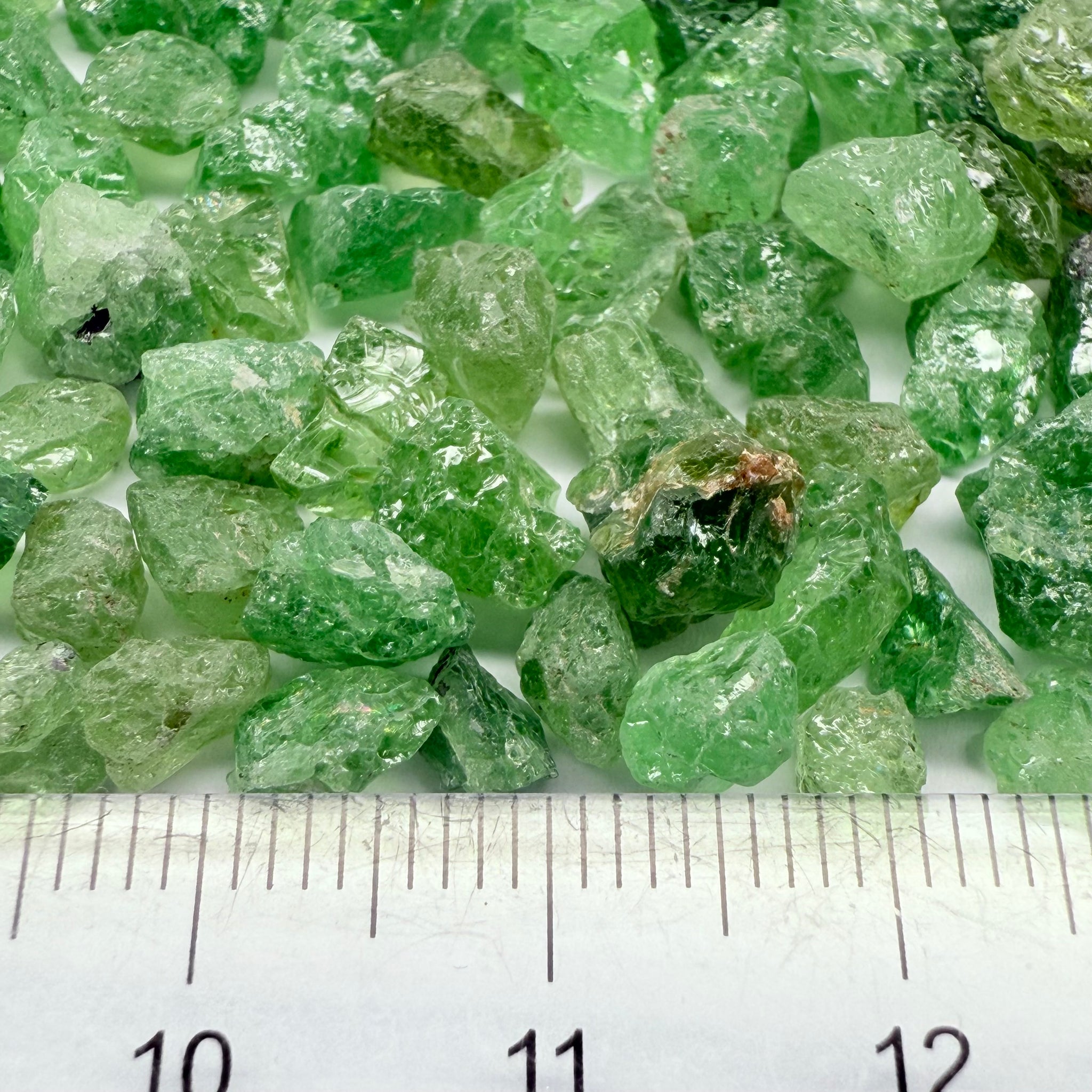 Wholesale Lot, Bead/Specimen Grade Tsavorite, Merelani Mint Garnet Mix, 27gm lot, Tanzania, Untreated Unheated, there is some eye clean and better faceting grade rough in here but small, if you need a video just ask