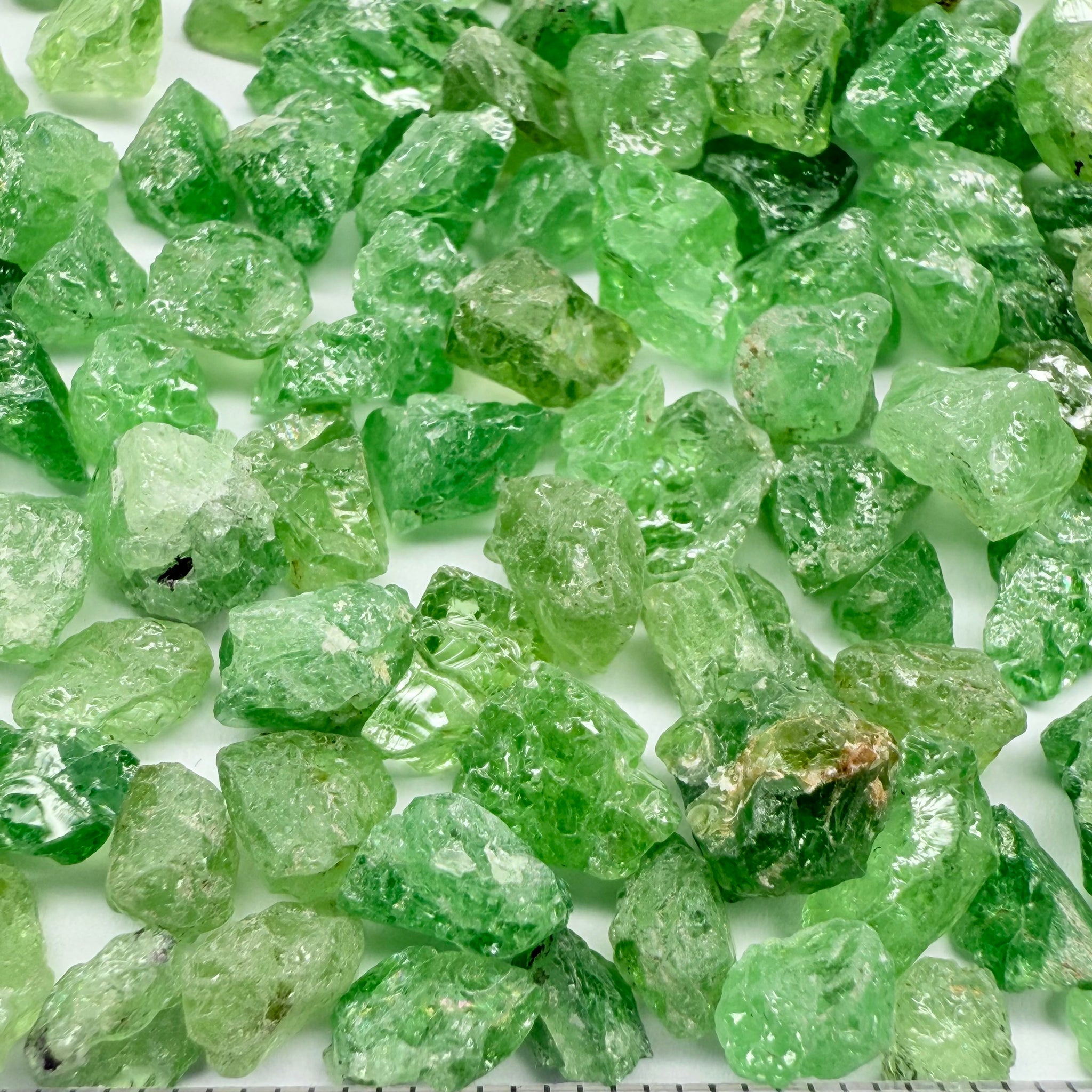 Wholesale Lot, Bead/Specimen Grade Tsavorite, Merelani Mint Garnet Mix, 27gm lot, Tanzania, Untreated Unheated, there is some eye clean and better faceting grade rough in here but small, if you need a video just ask
